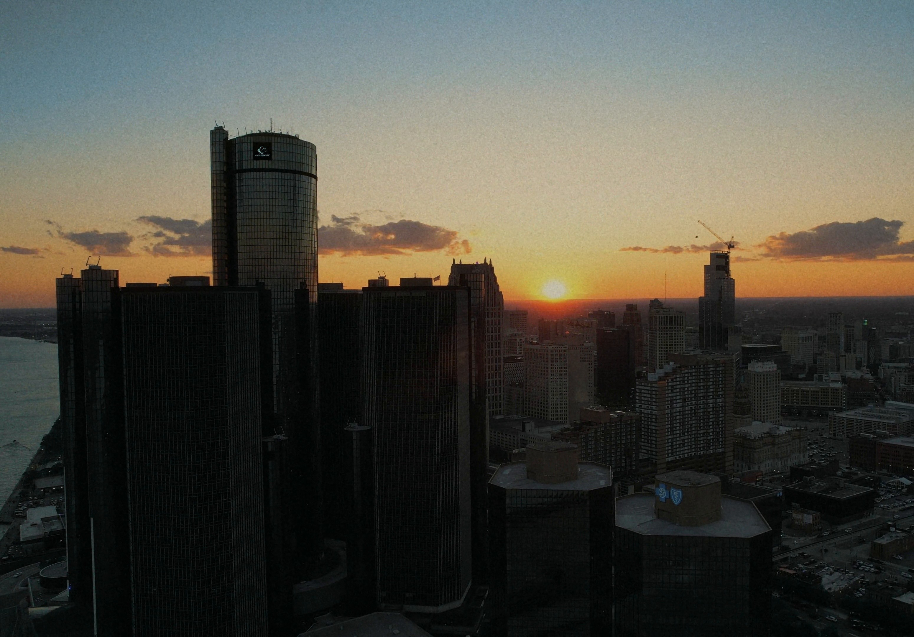 MOVEMENT 'mvmt' (2025) —  shot,  lighting