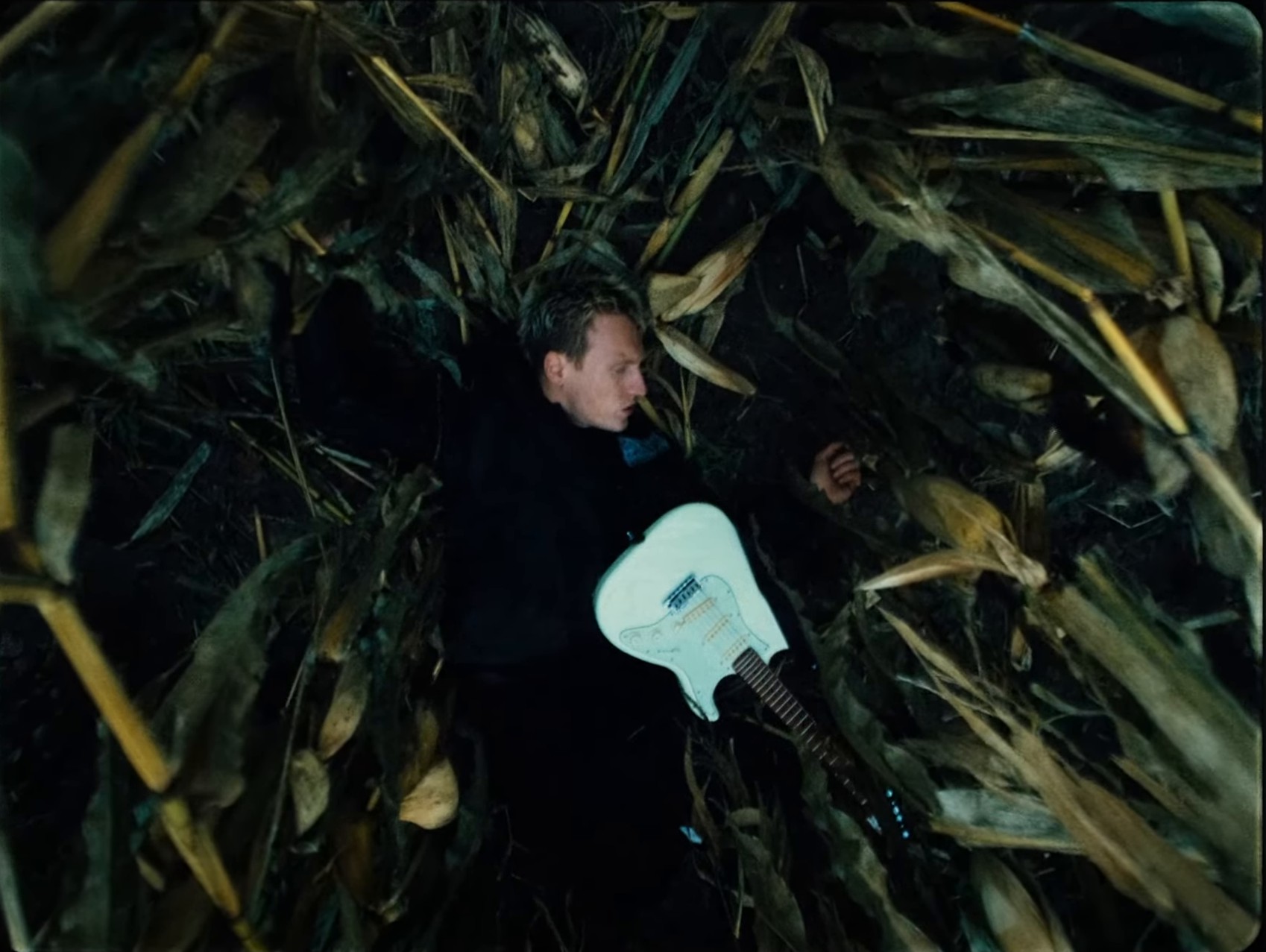 babytooth (2024) —  shot,  lighting