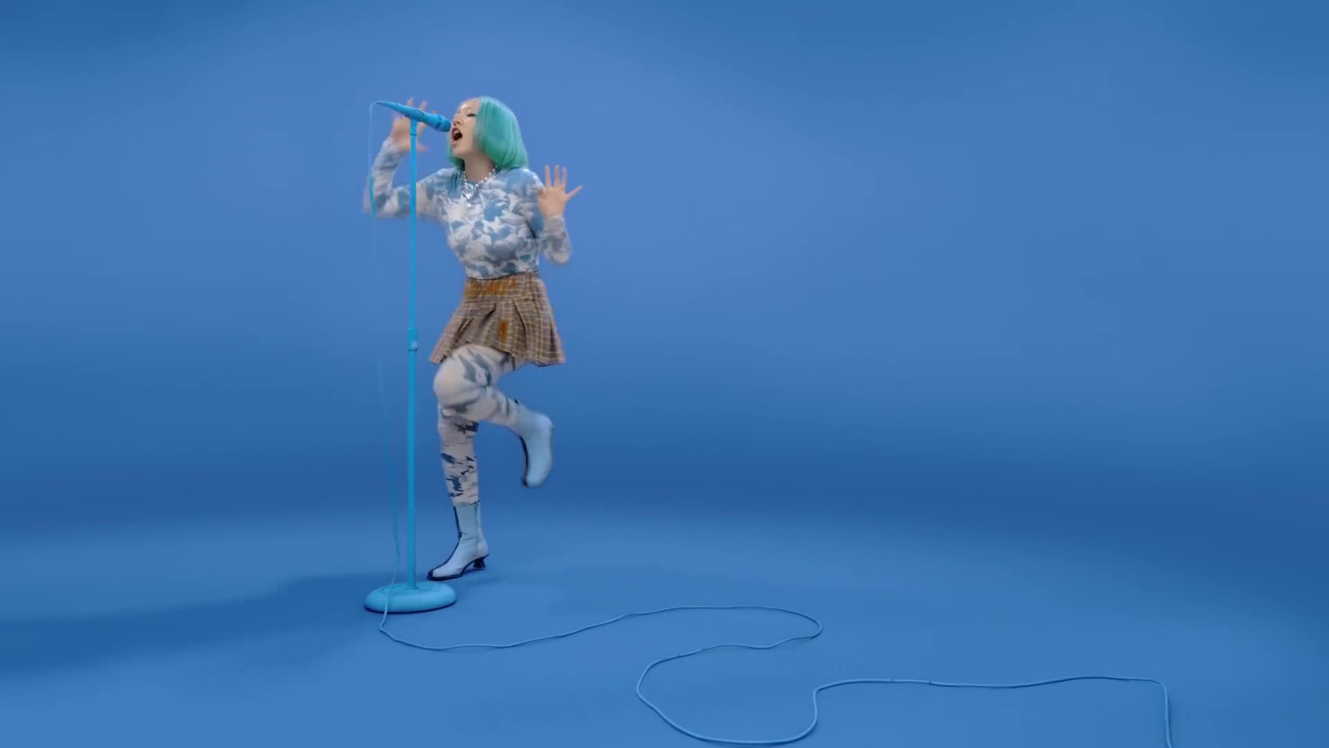 Mirror (2022) —  shot,  lighting