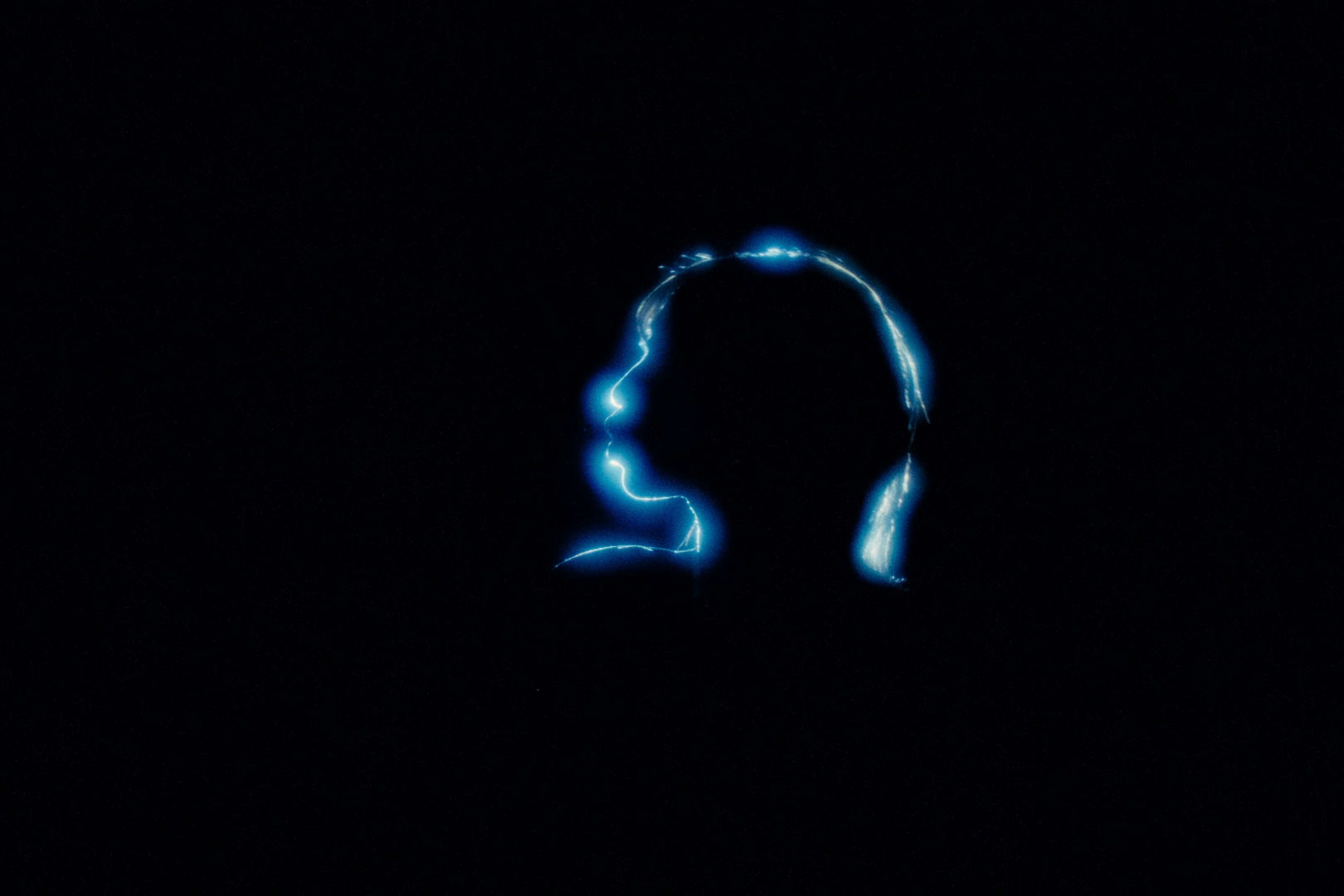 The Blue of déjà vu (2025) —  shot,  lighting