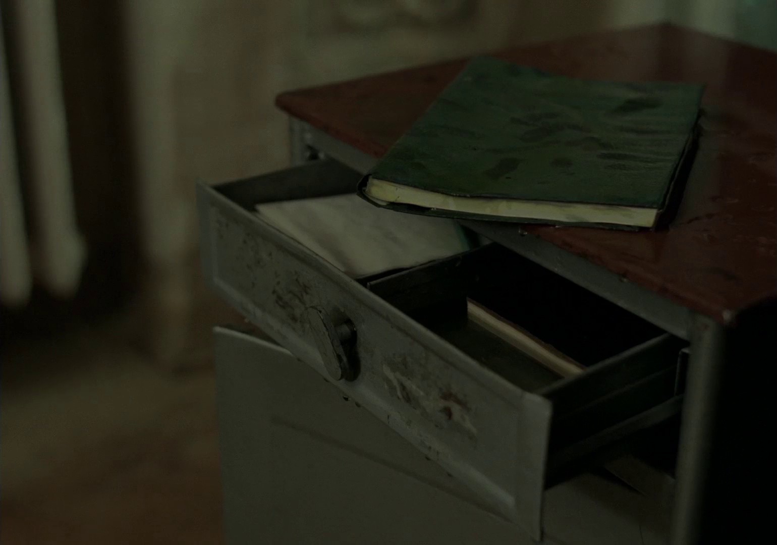 Shivers (1981) —  shot,  lighting