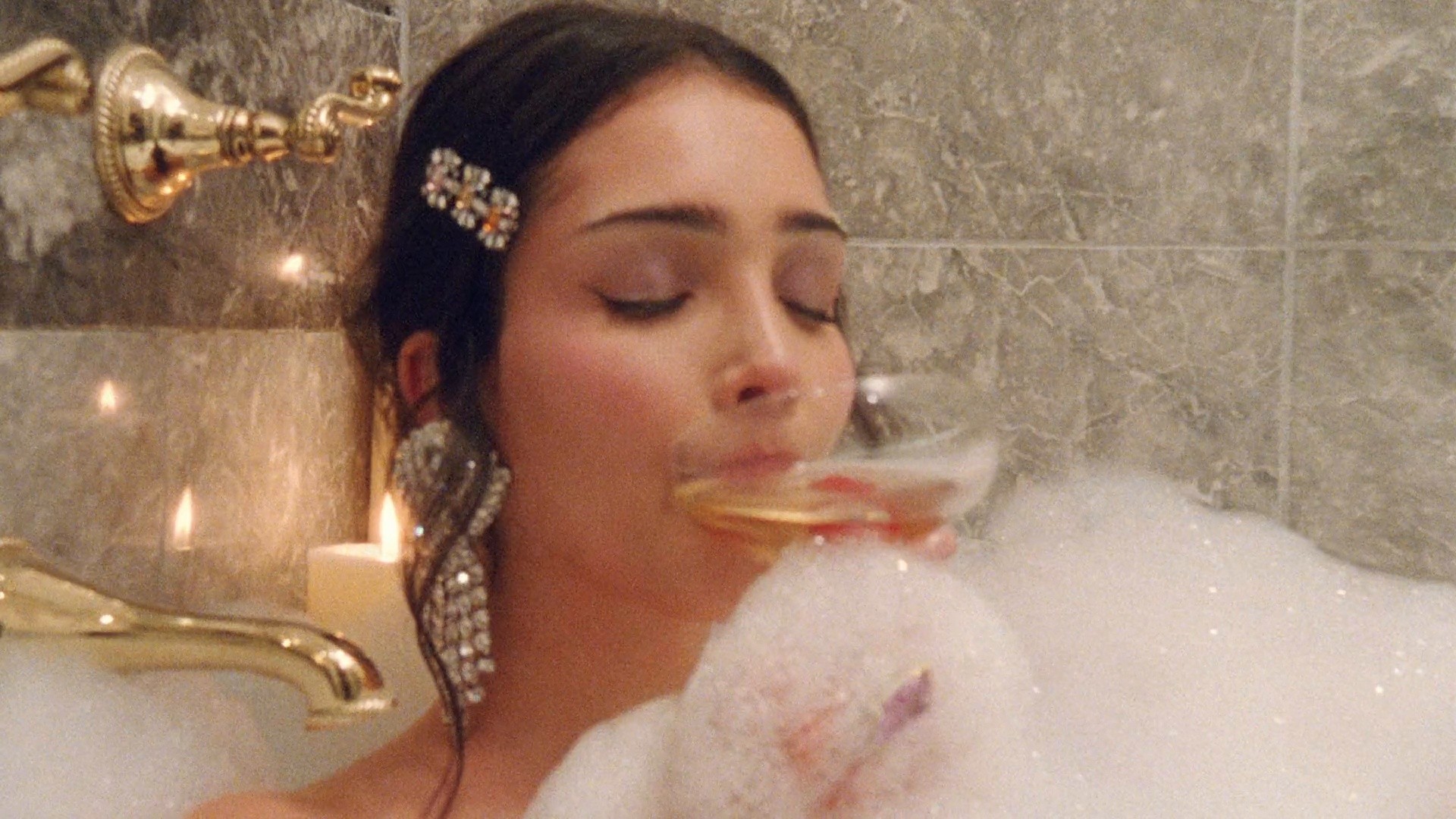 Glossier Holiday 2021 (2021) —  shot,  lighting