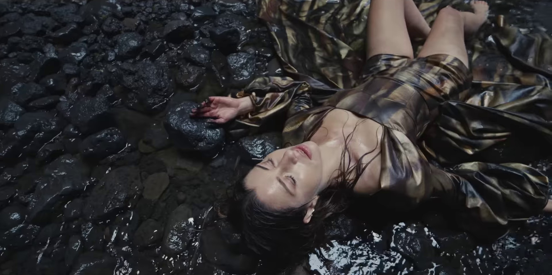 Save Me  (2022) —  shot,  lighting