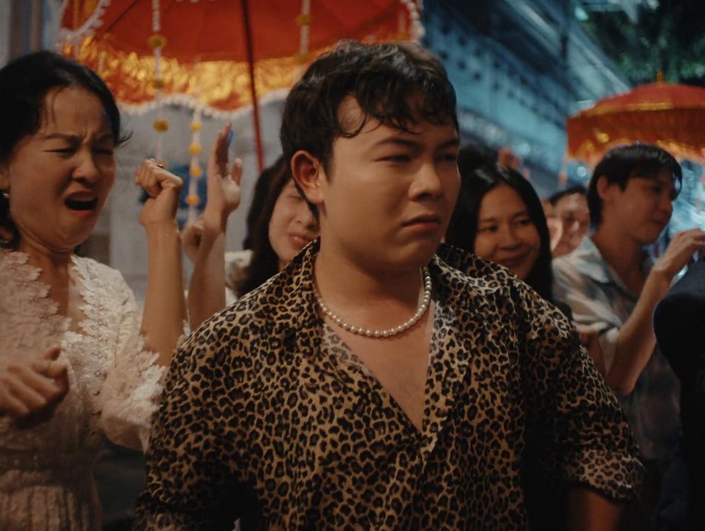Wok Tok (2024) —  shot,  lighting