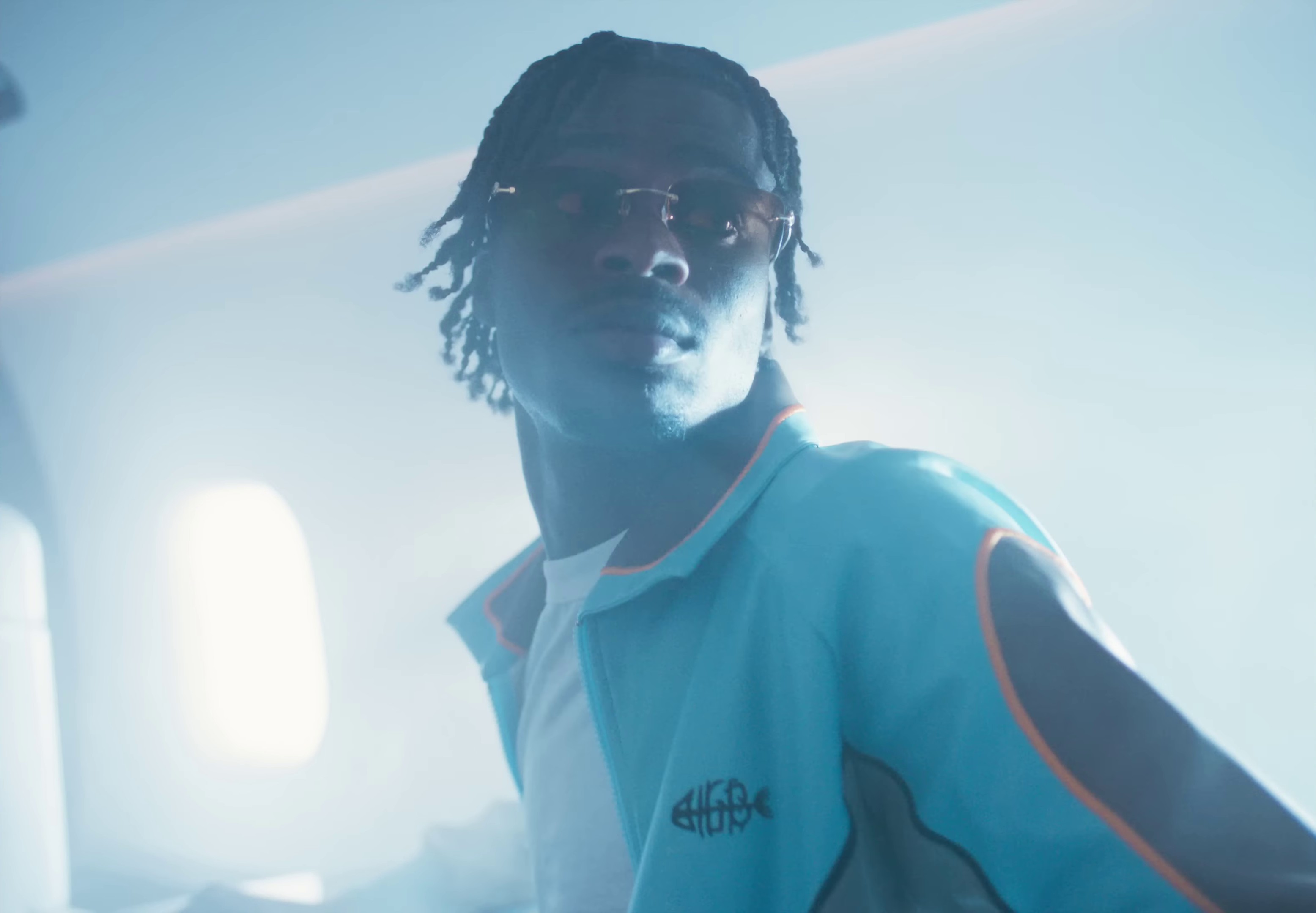 Ça va  (2023) —  shot,  lighting