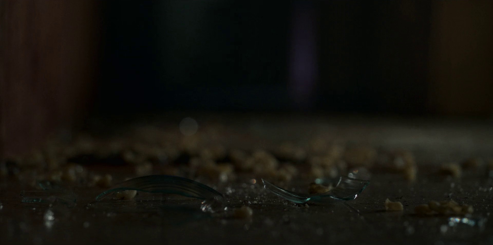 Dollar Store (2021) —  shot,  lighting