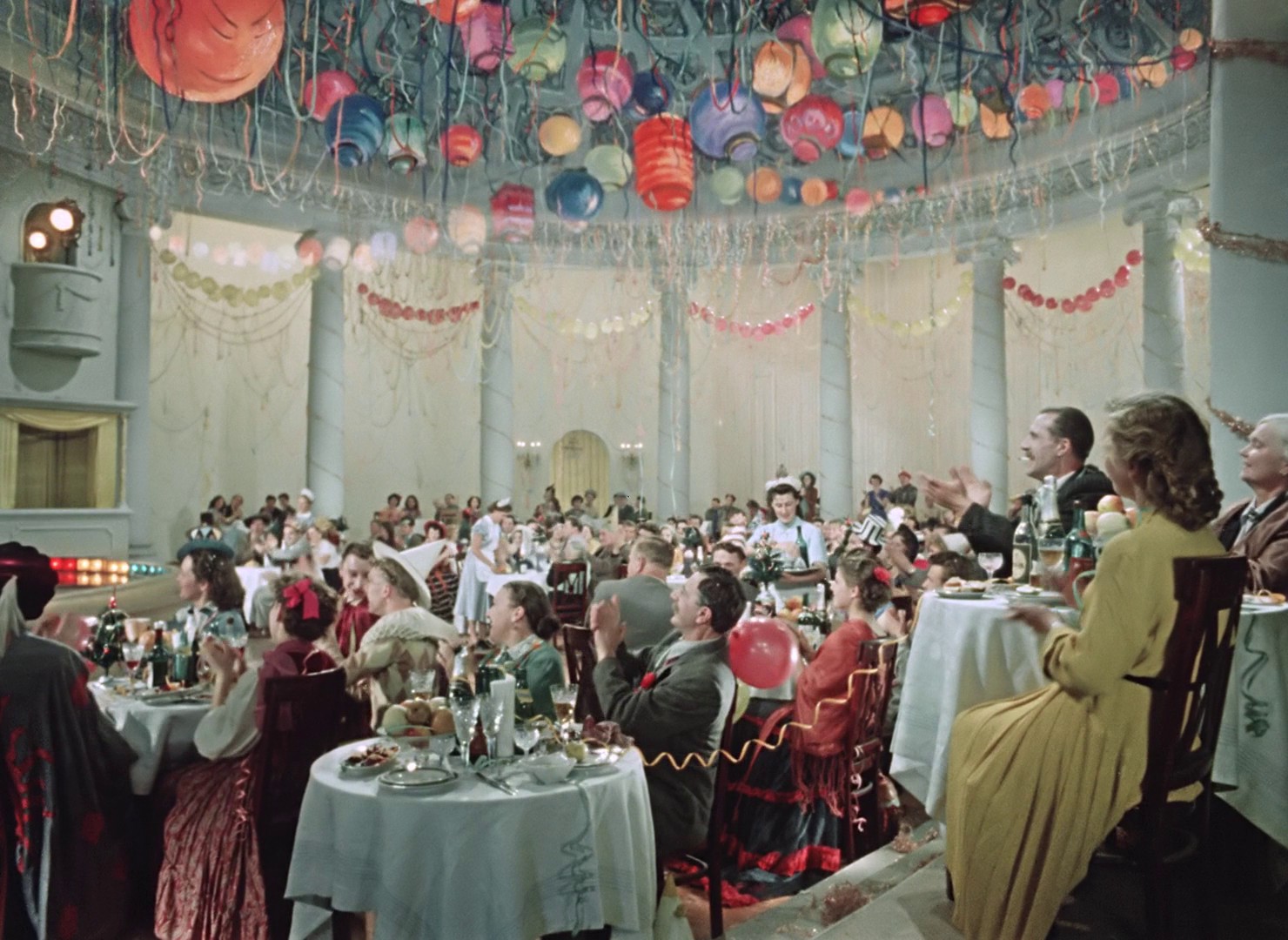 Carnival in Moscow (1956) —  shot,  lighting