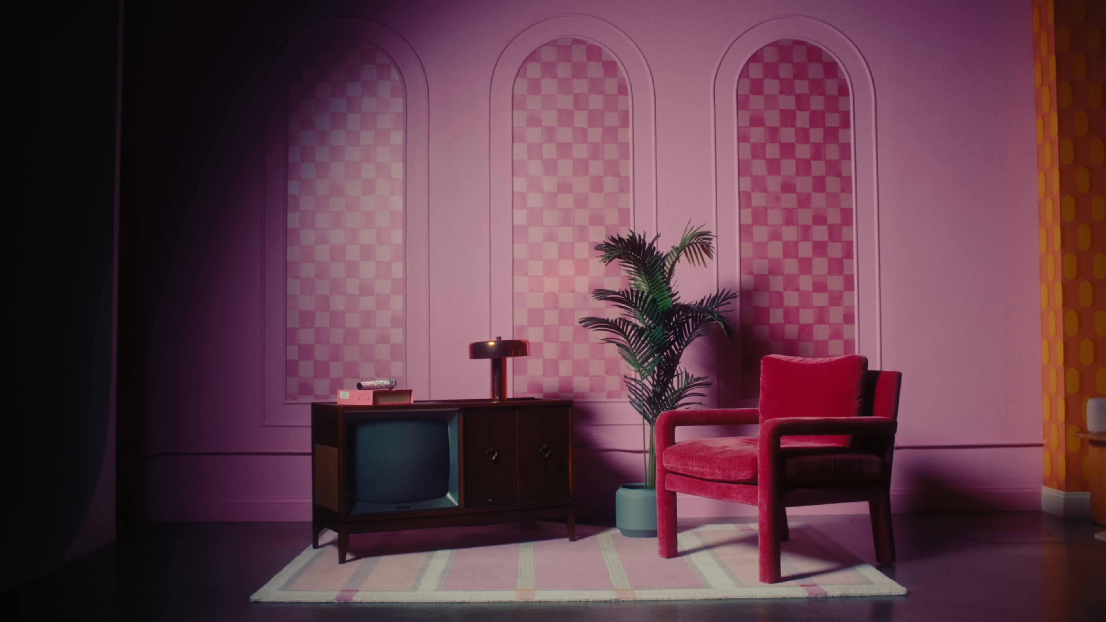 Sie weiß (Betty Draper) (2025) —  shot,  lighting