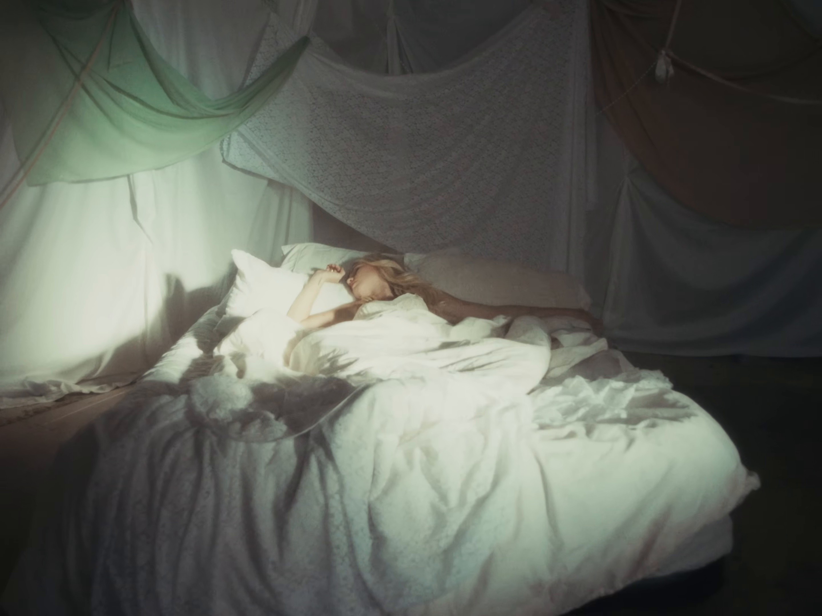 Chronic (2026) —  shot,  lighting