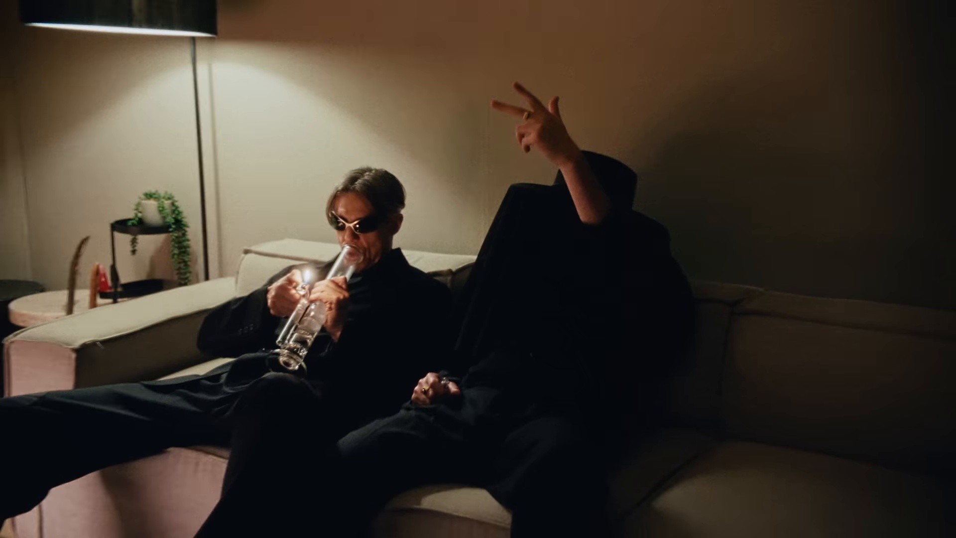 I HEART YOU (2025) —  shot,  lighting