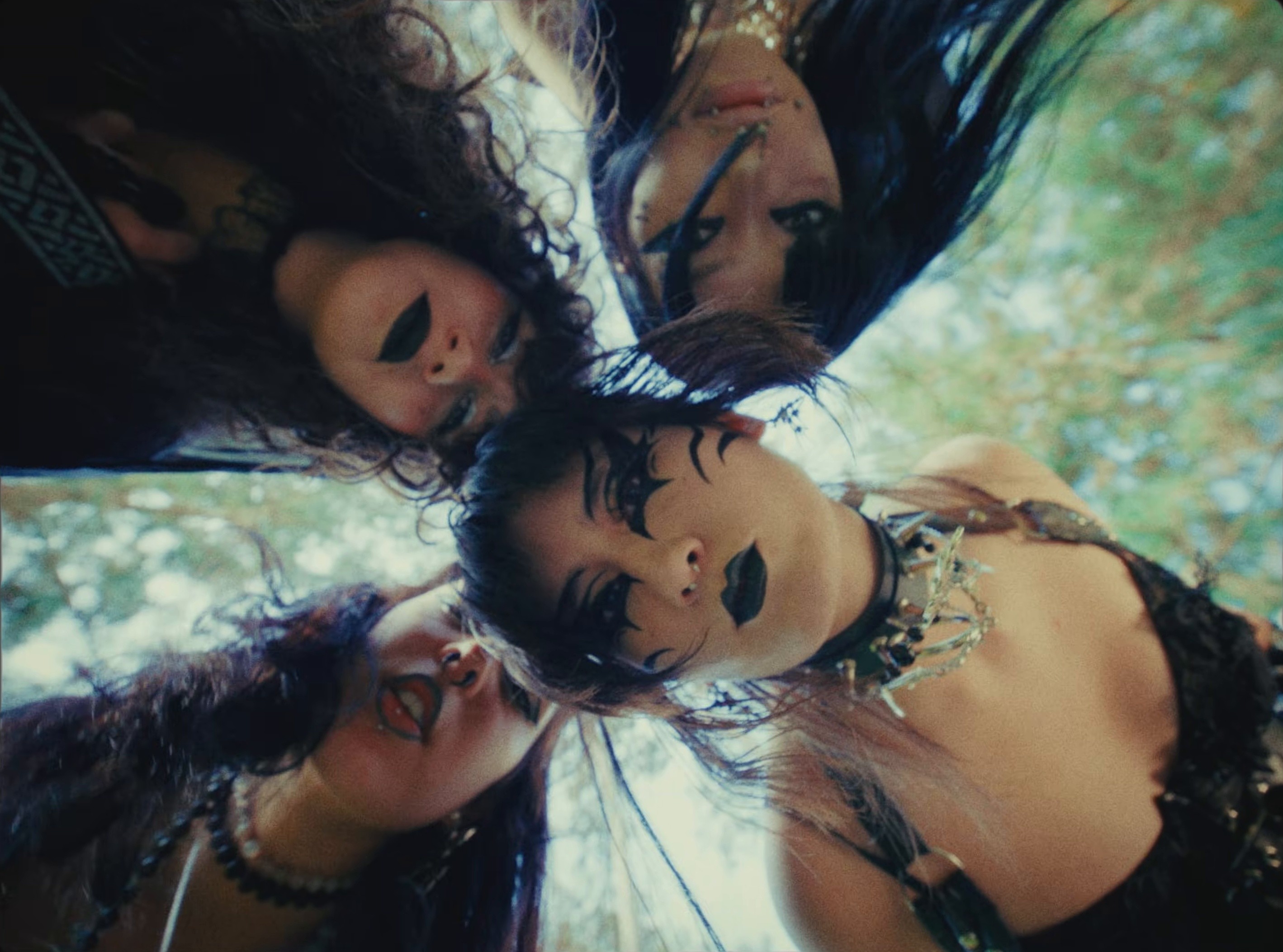 mec toxique (2025) —  shot,  lighting