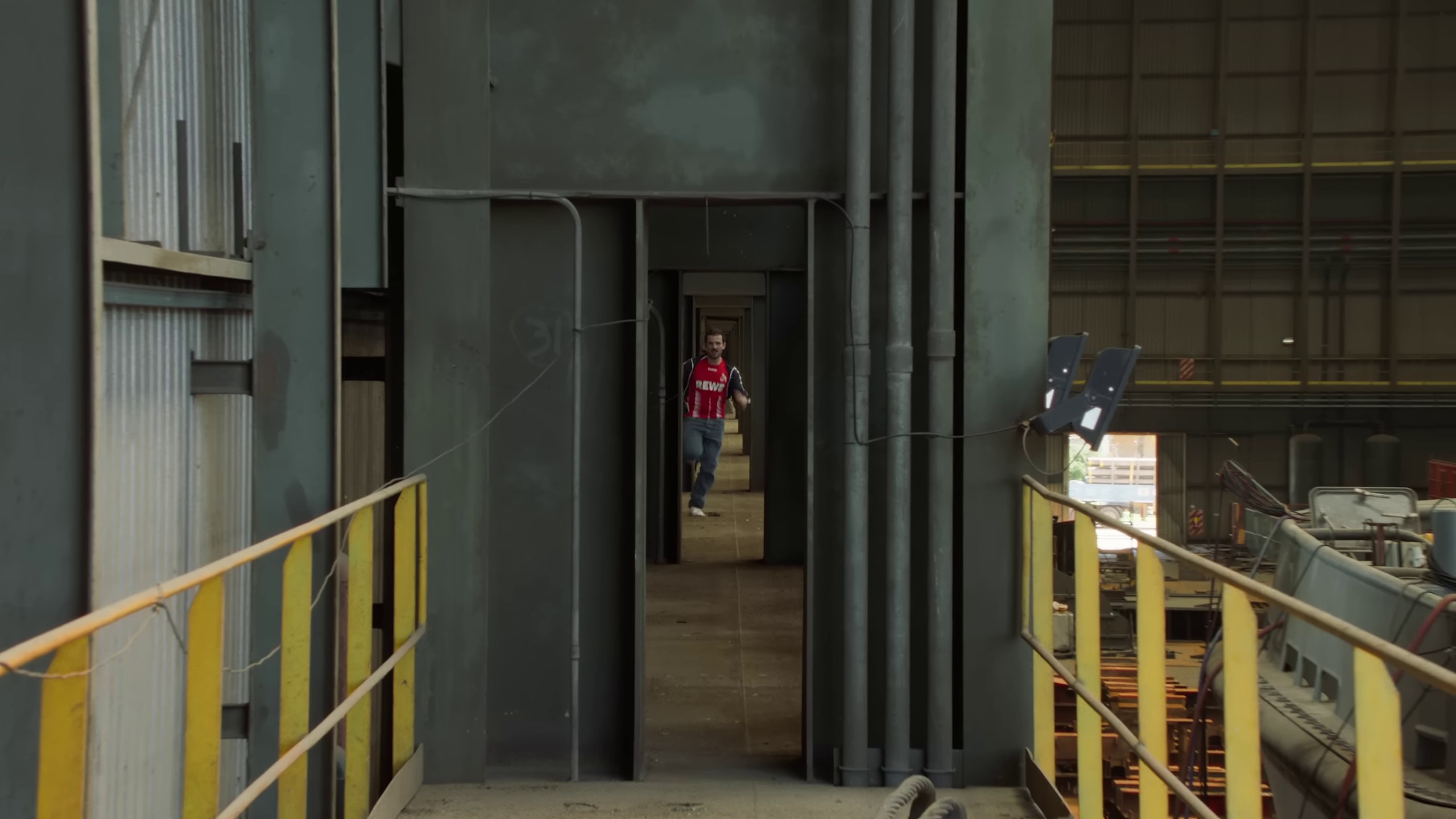 un día (2024) —  shot,  lighting