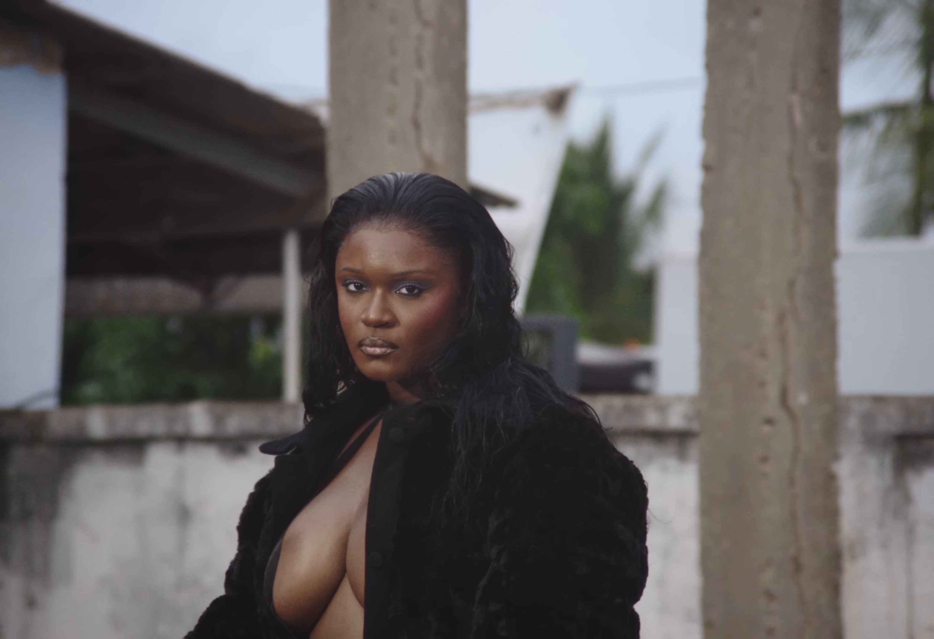 S.M.O. (2025) —  shot,  lighting