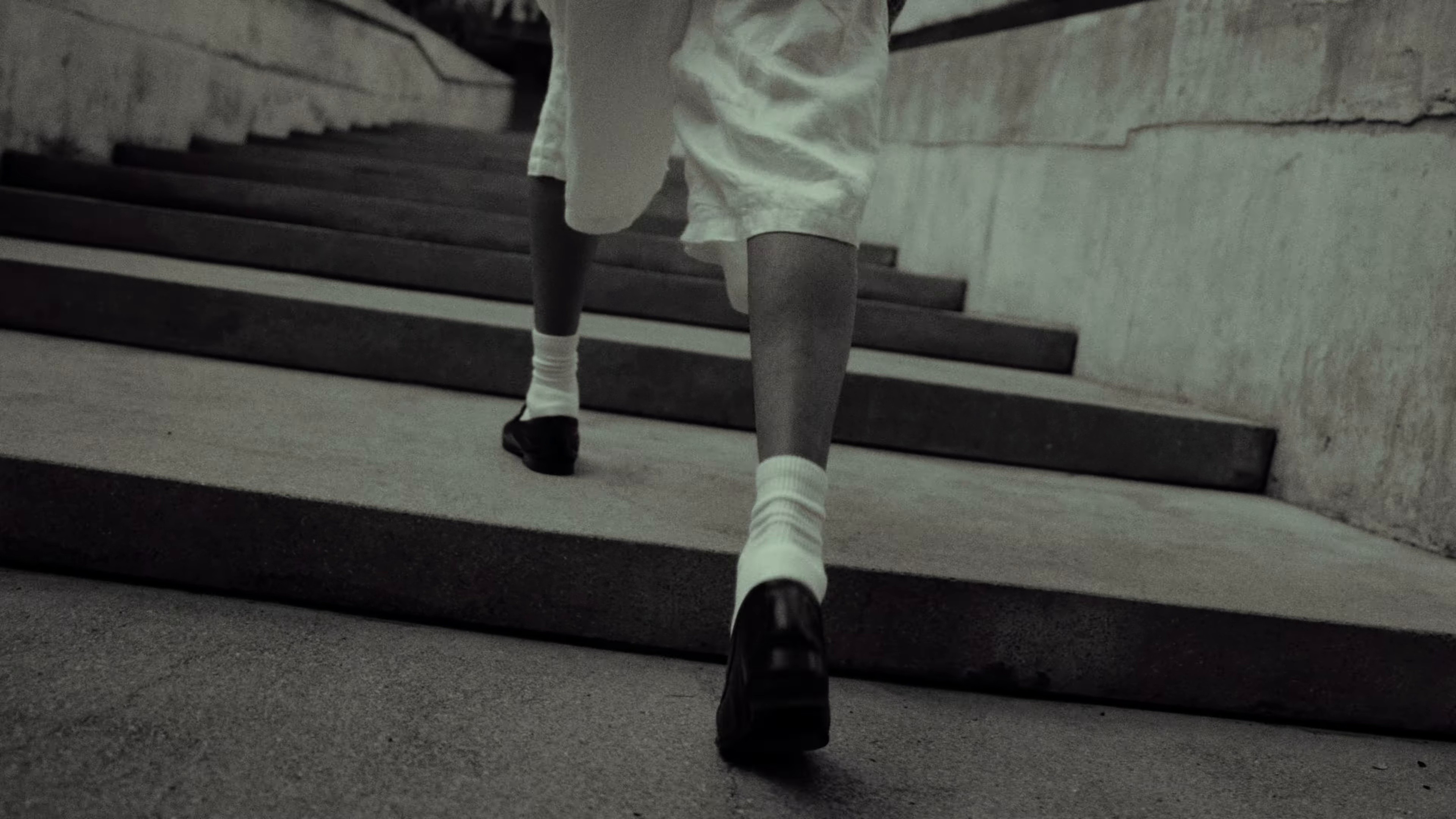 Won't ever (2025) —  shot,  lighting