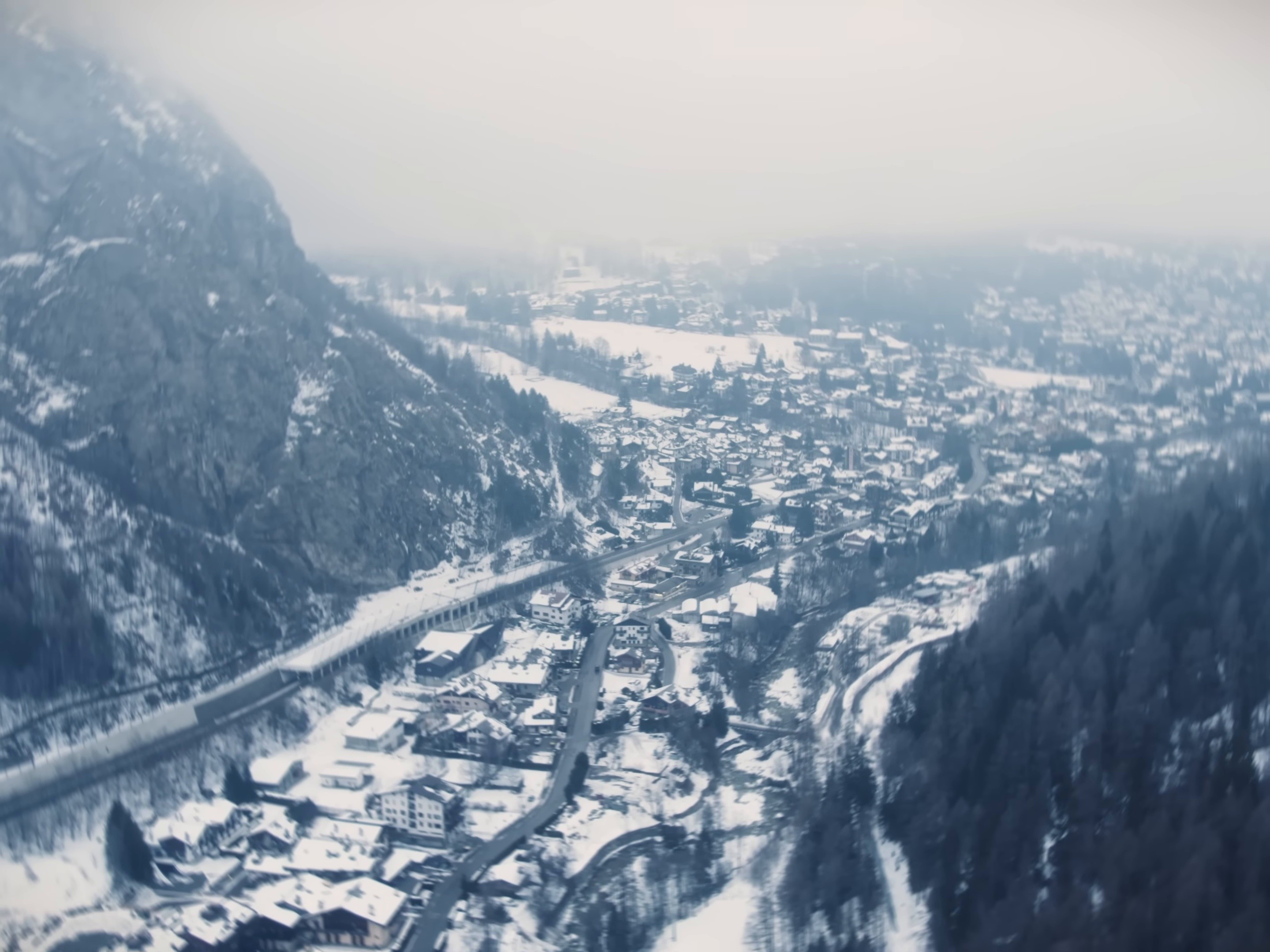 POUR AMOUR (2025) —  shot,  lighting