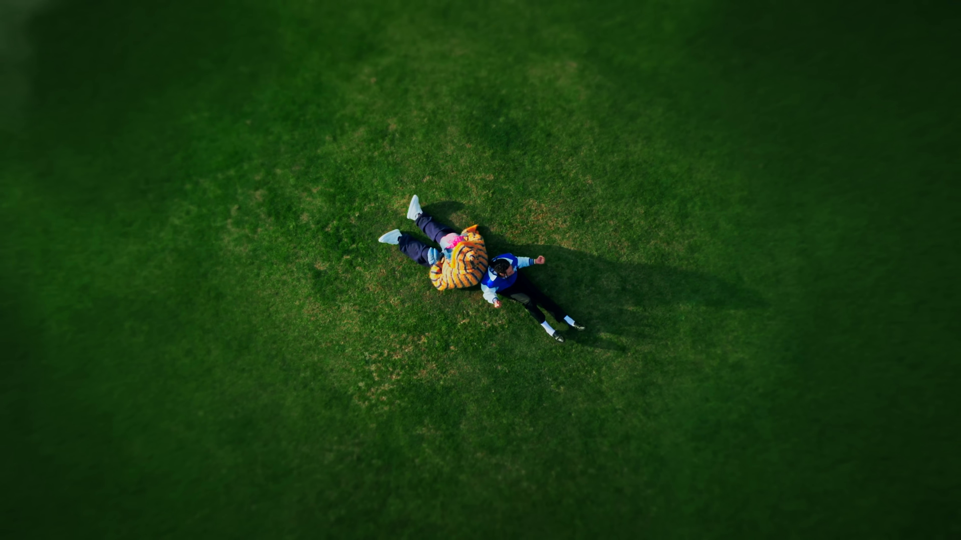 CASA MIA (2024) —  shot,  lighting