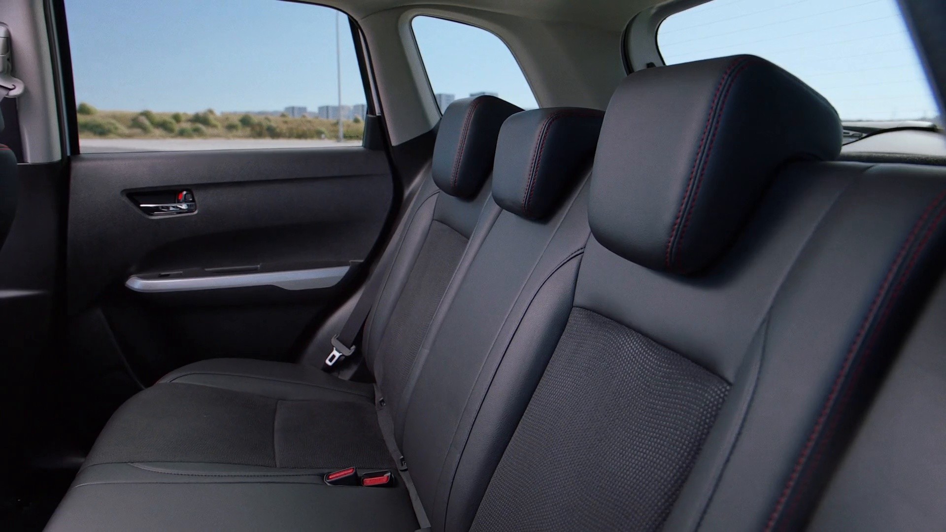 SUZUKI VITARA_S (2017) —  shot,  lighting