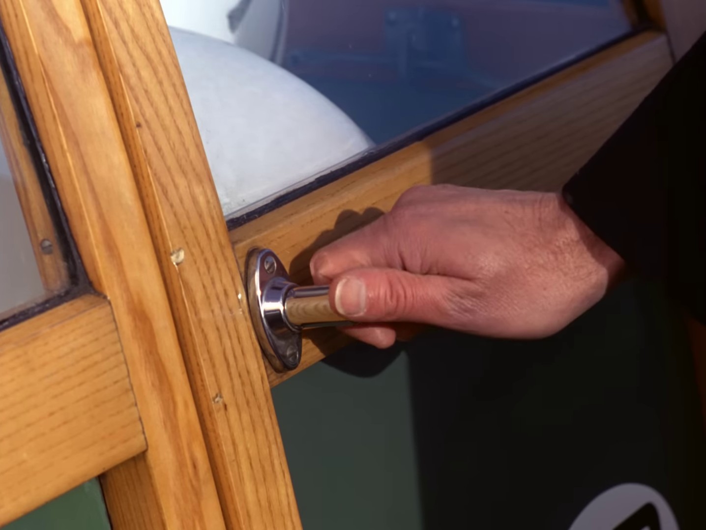 High Hopes (1994) —  shot,  lighting