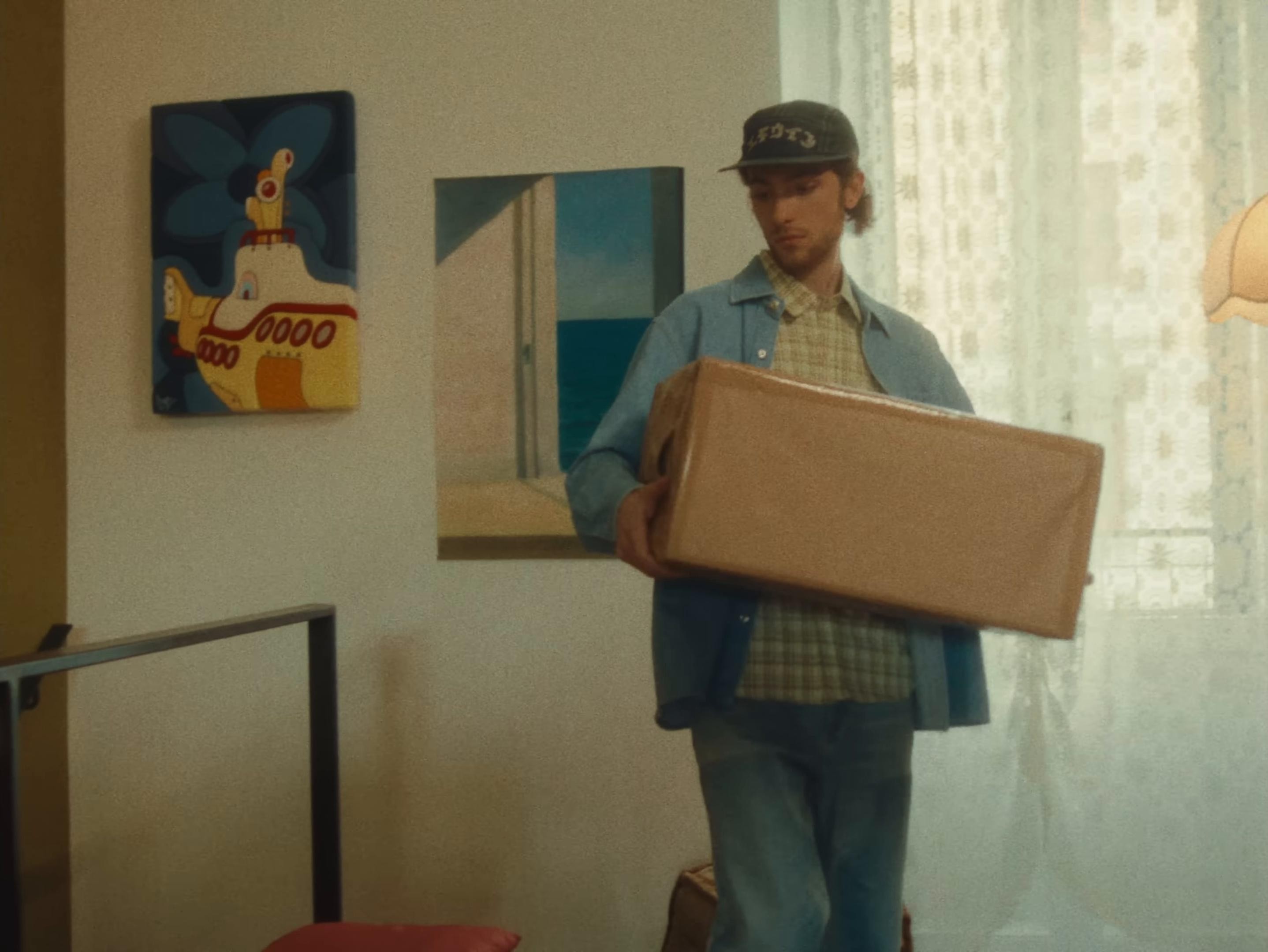 Bottiglie Vuote (2025) —  shot,  lighting