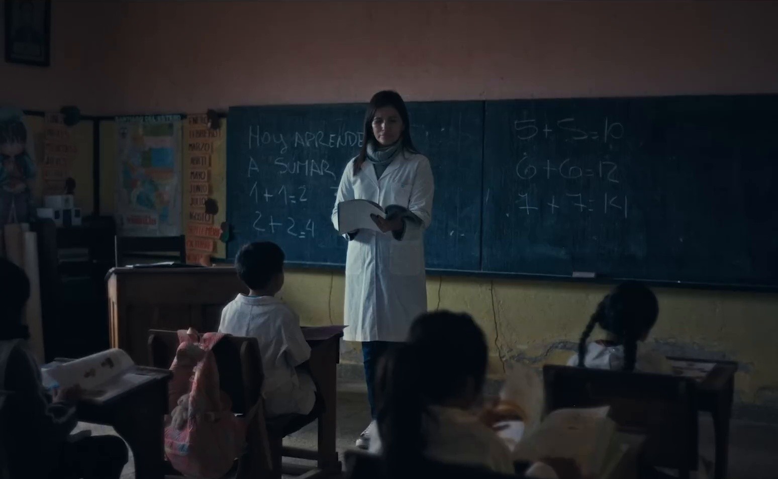 Luciérnagas (2025) —  shot,  lighting