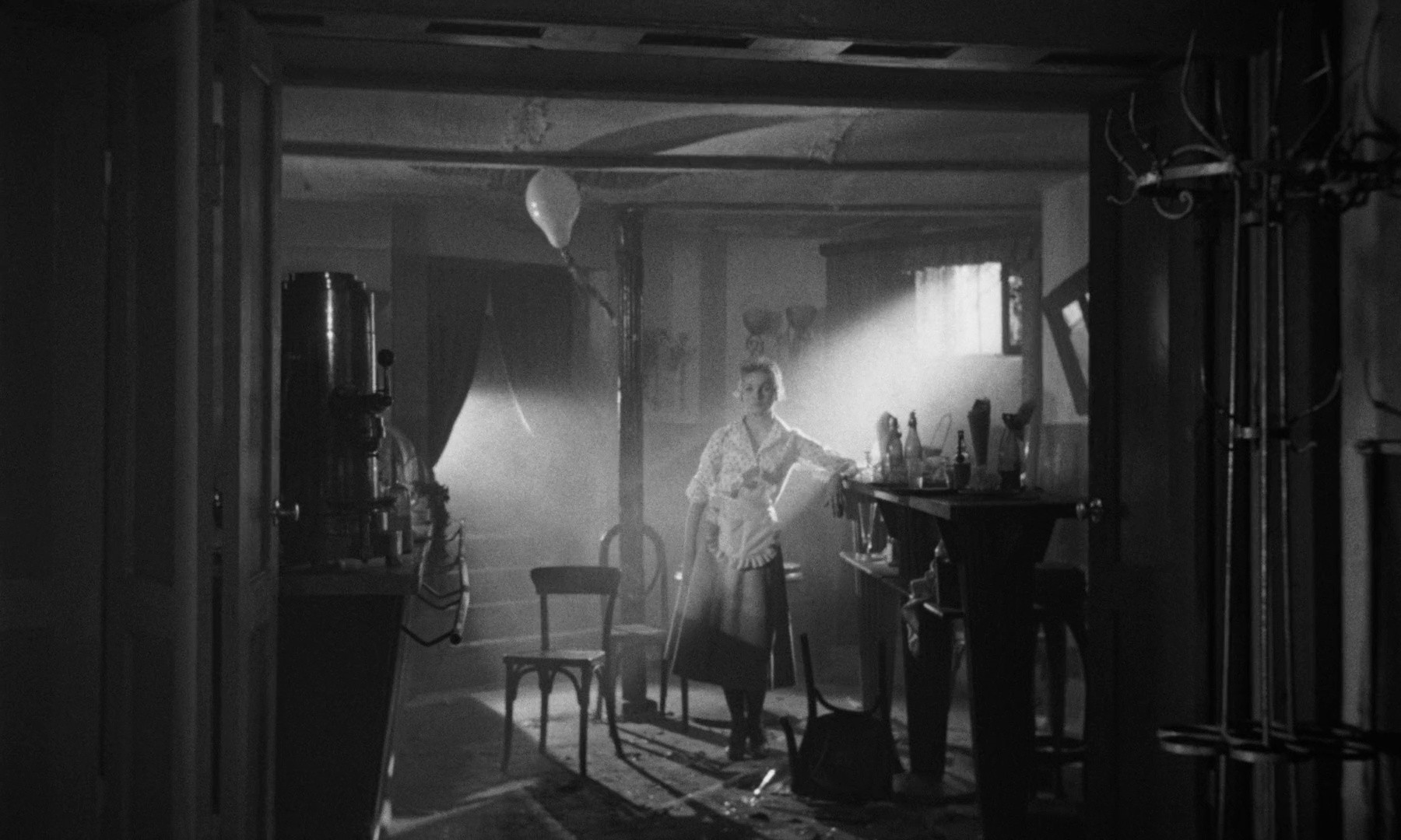 Ashes and Diamonds (1961) —  shot,  lighting