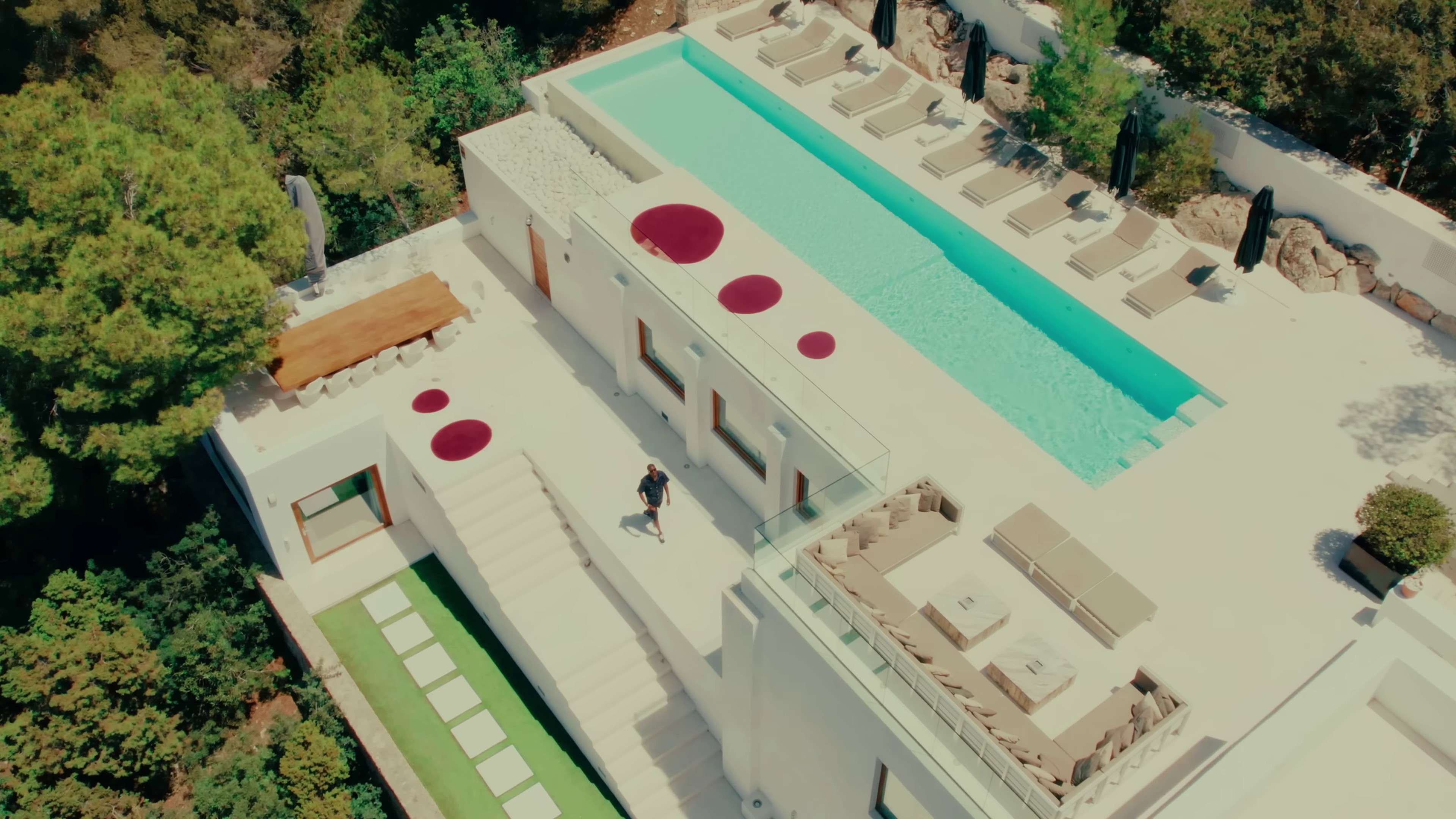 Pélican (2023) —  shot,  lighting