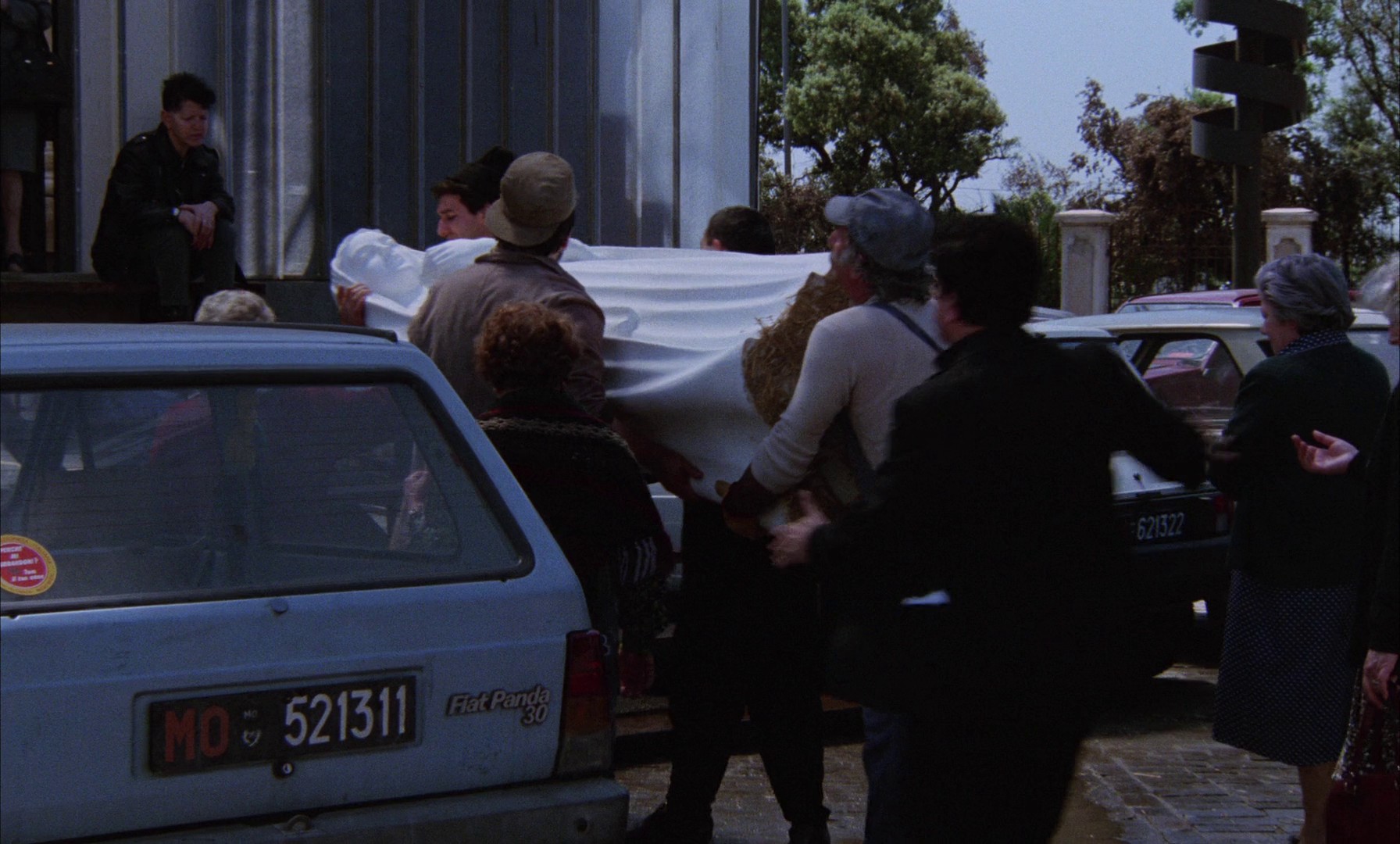 The Voice of the Moon (1990) —  shot,  lighting