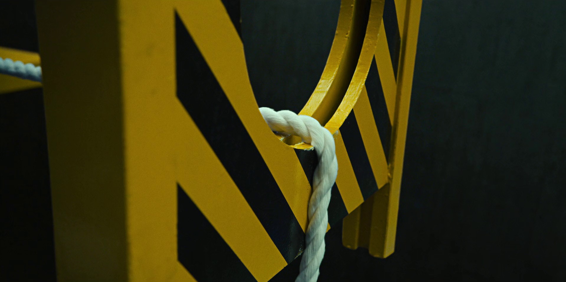 Pyeongdeung-han sesang (2021) —  shot,  lighting