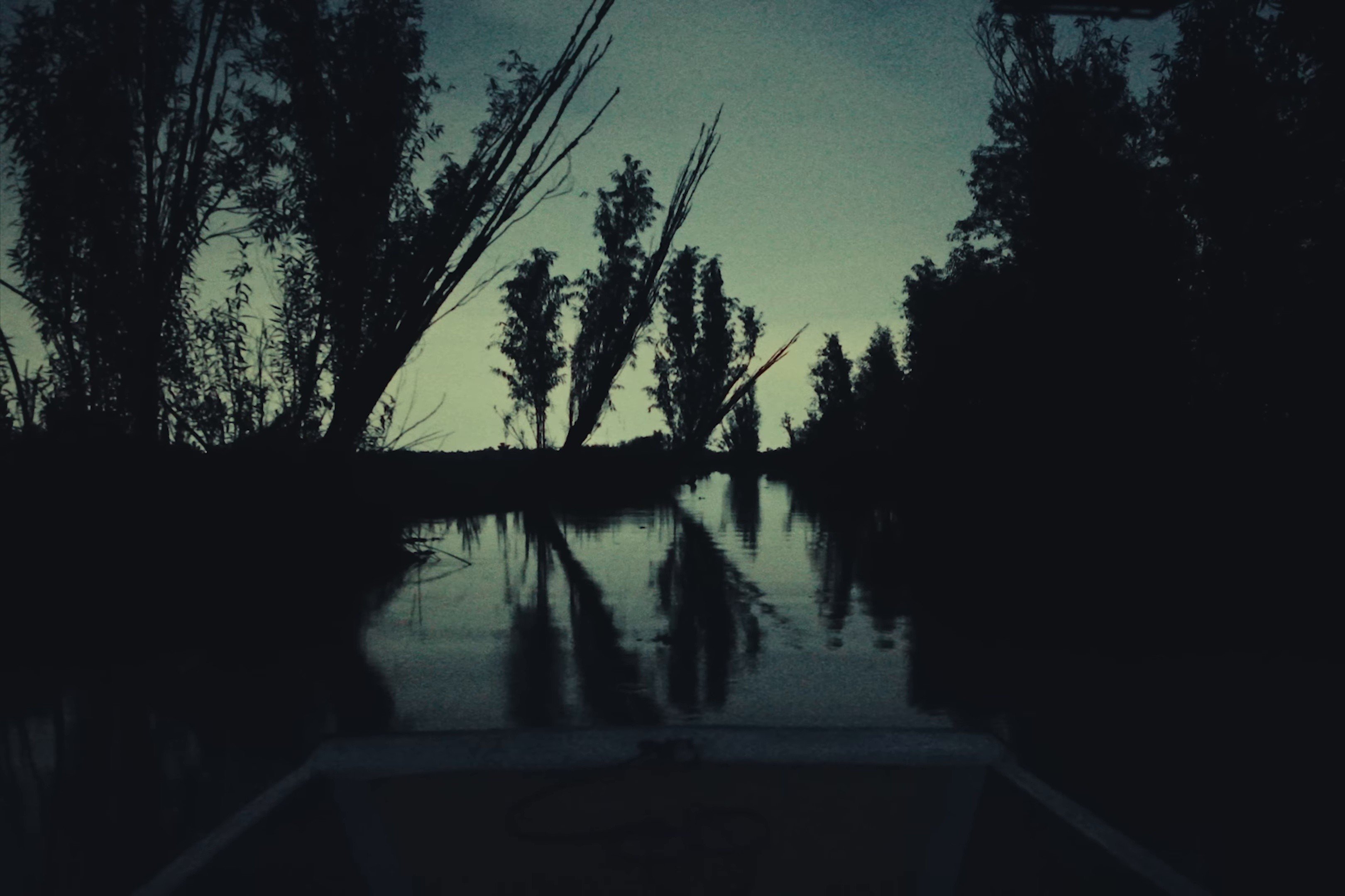 SÍGUEME (2025) —  shot,  lighting