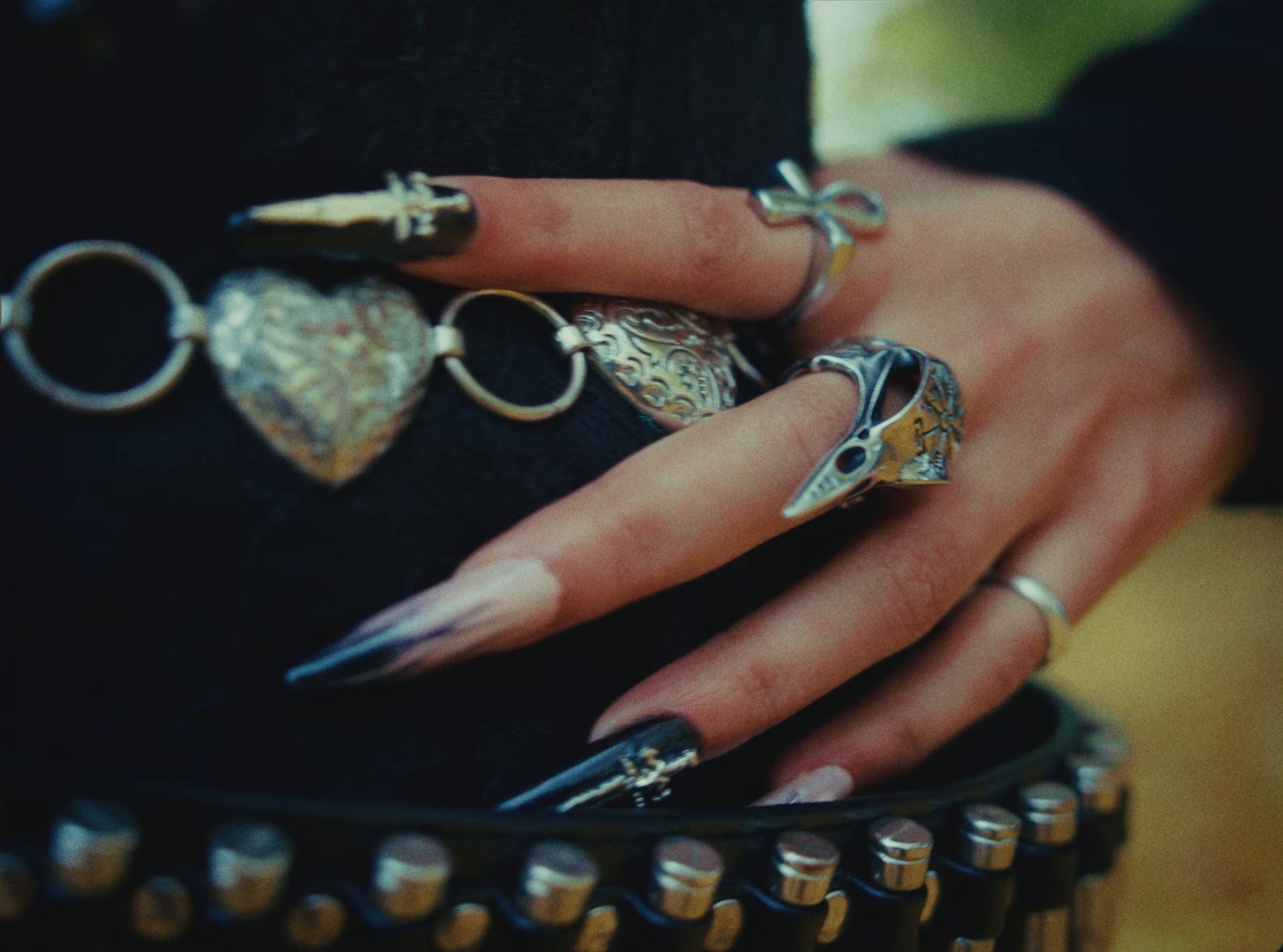 mec toxique (2025) —  shot,  lighting