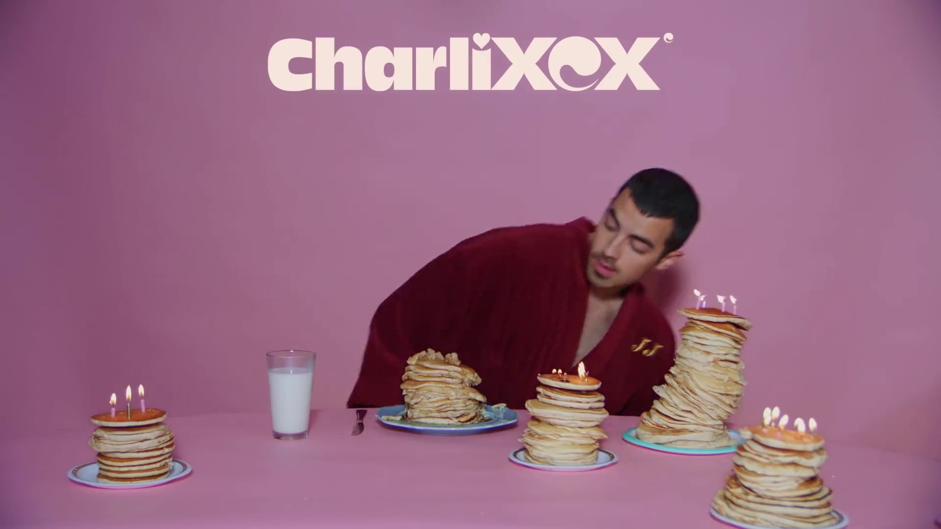 Boys  (2017) —  shot,  lighting