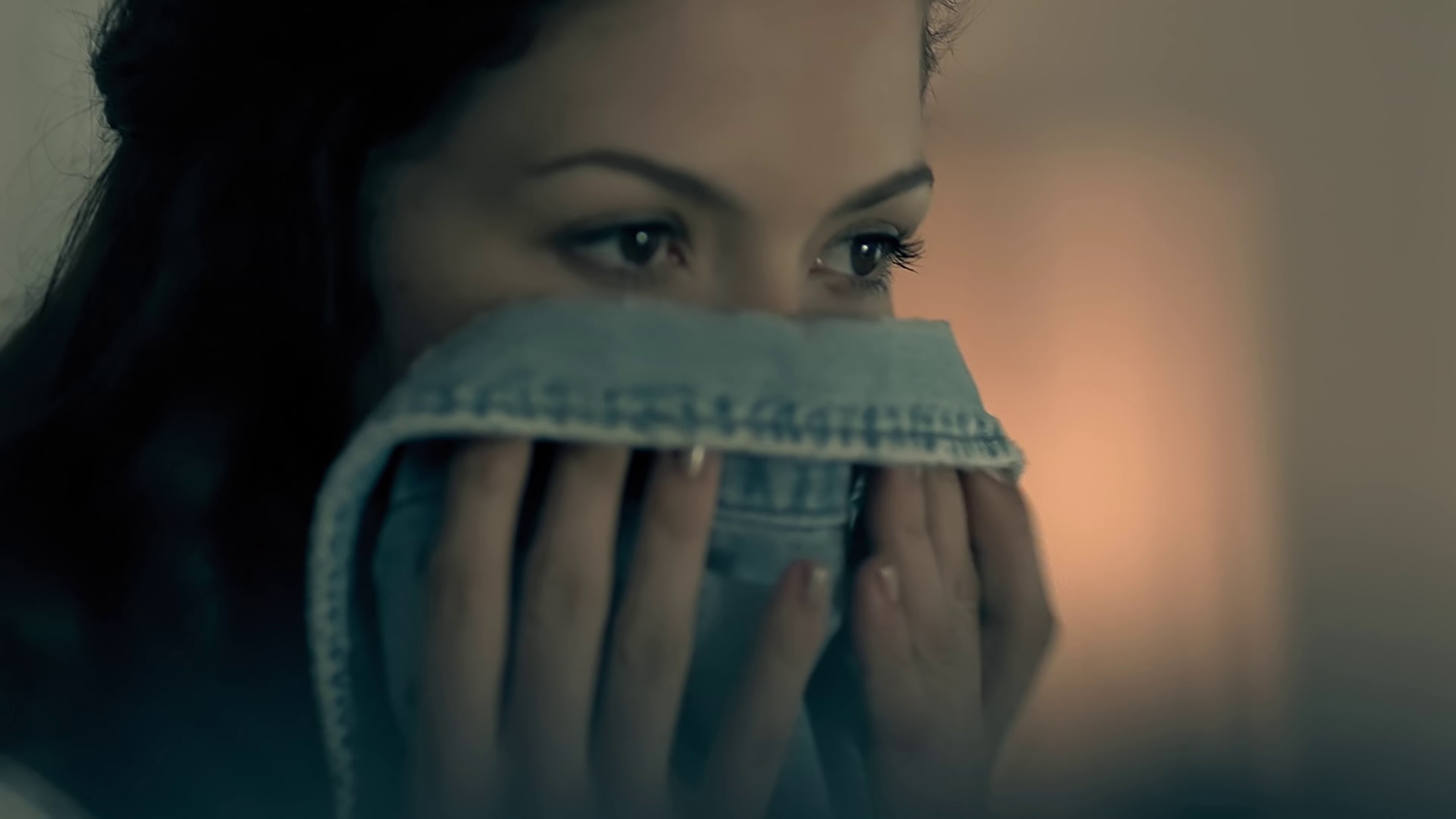 Kiss Goodbye (2010) —  shot,  lighting