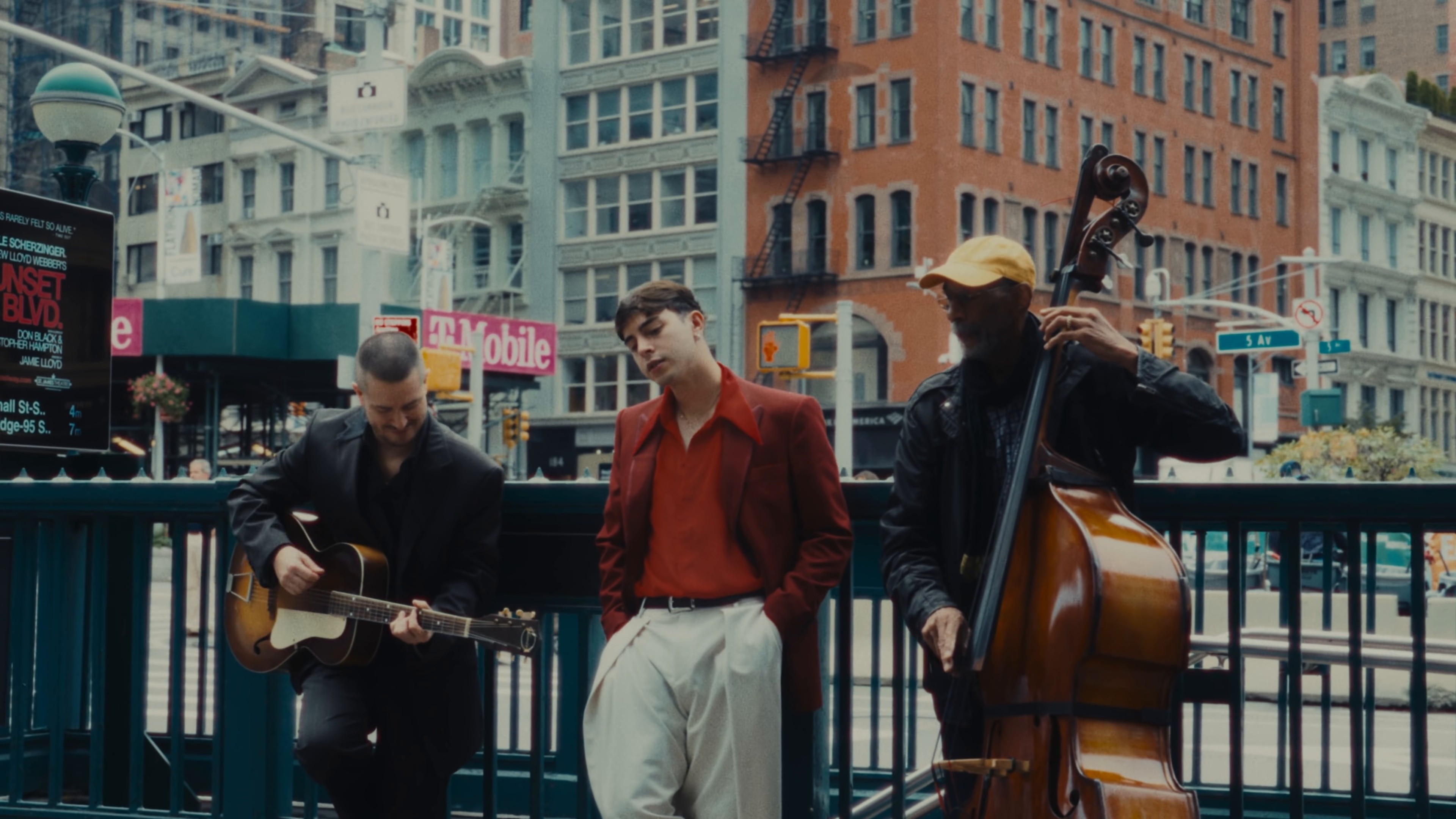 Mía (2025) —  shot,  lighting