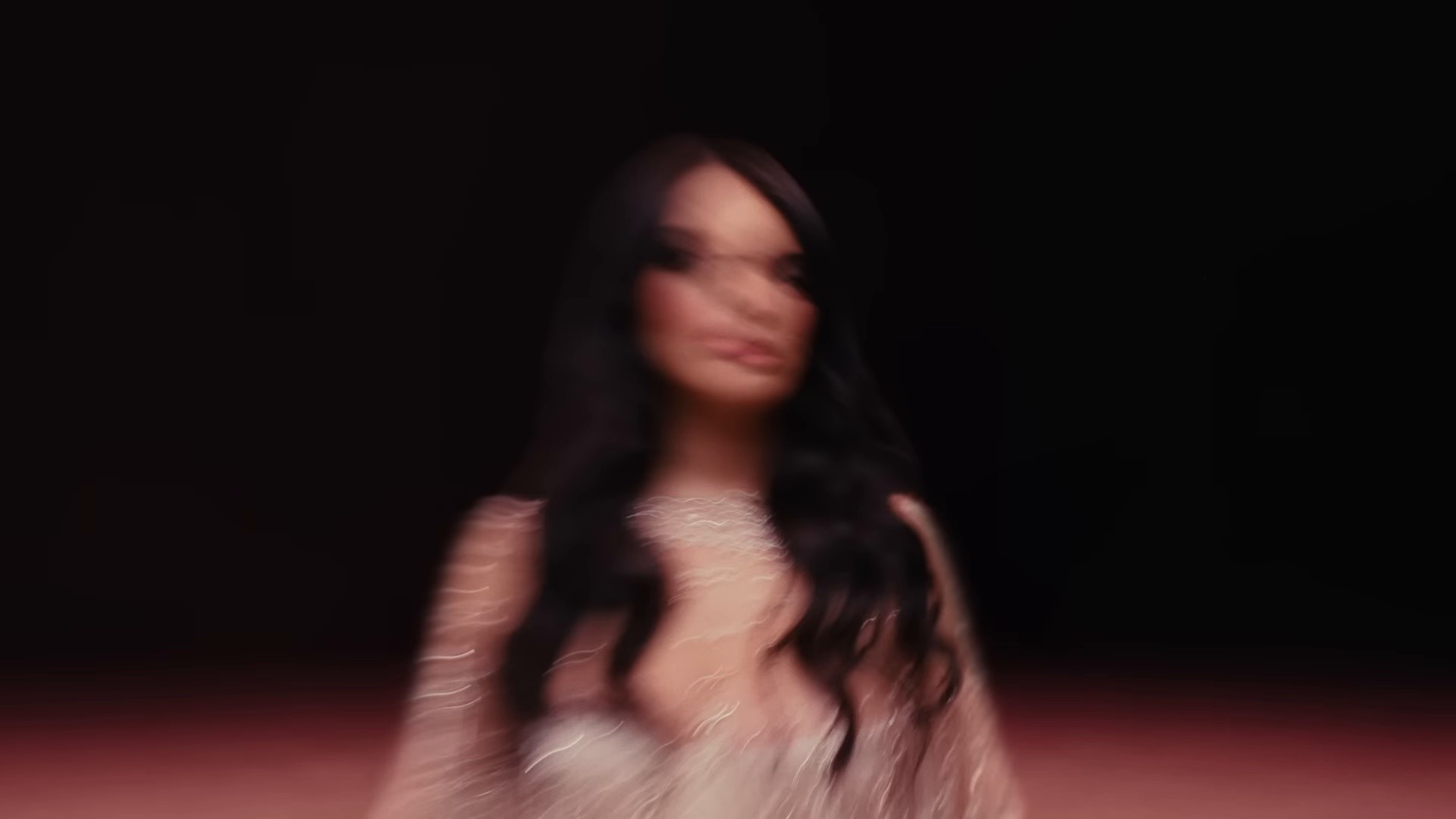 MAL LUNÉE (2025) —  shot,  lighting