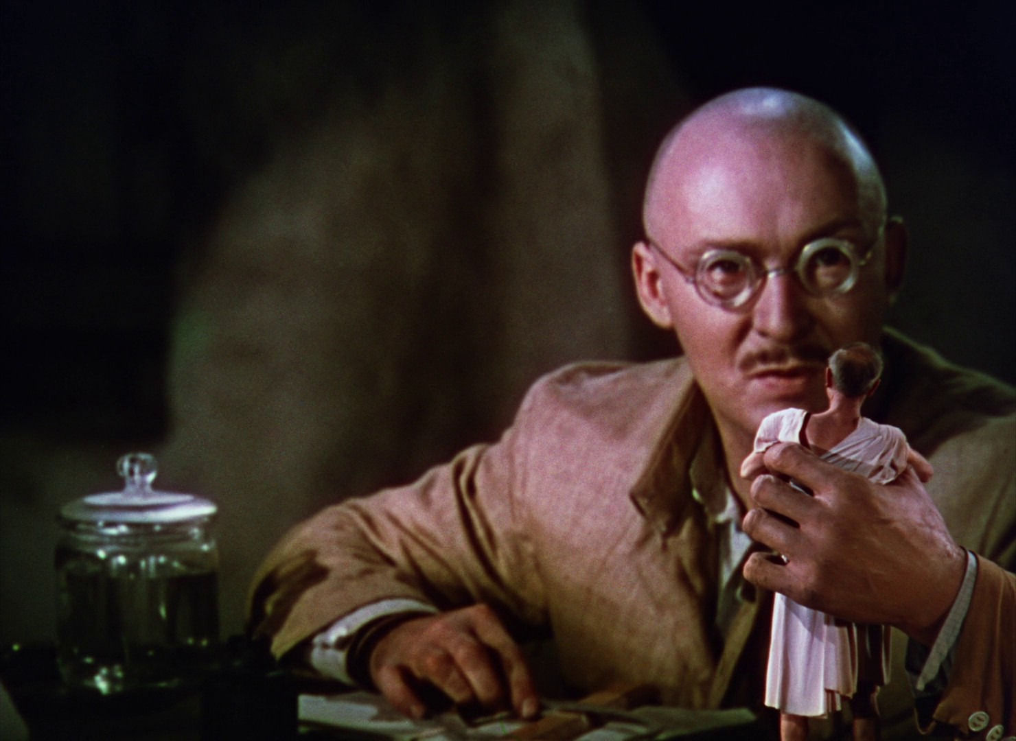 Dr. Cyclops (1940) —  shot,  lighting