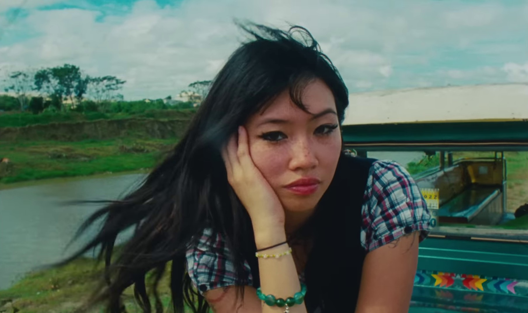 Glue Song (2023) —  shot,  lighting