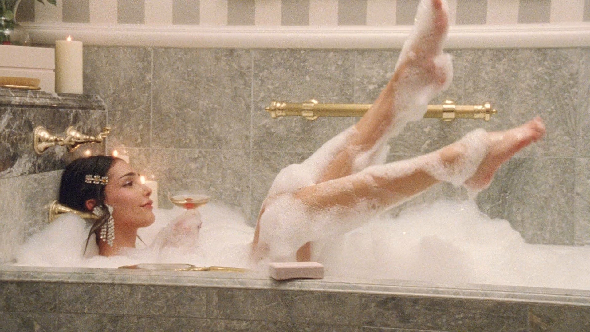 Glossier Holiday 2021 (2021) —  shot,  lighting