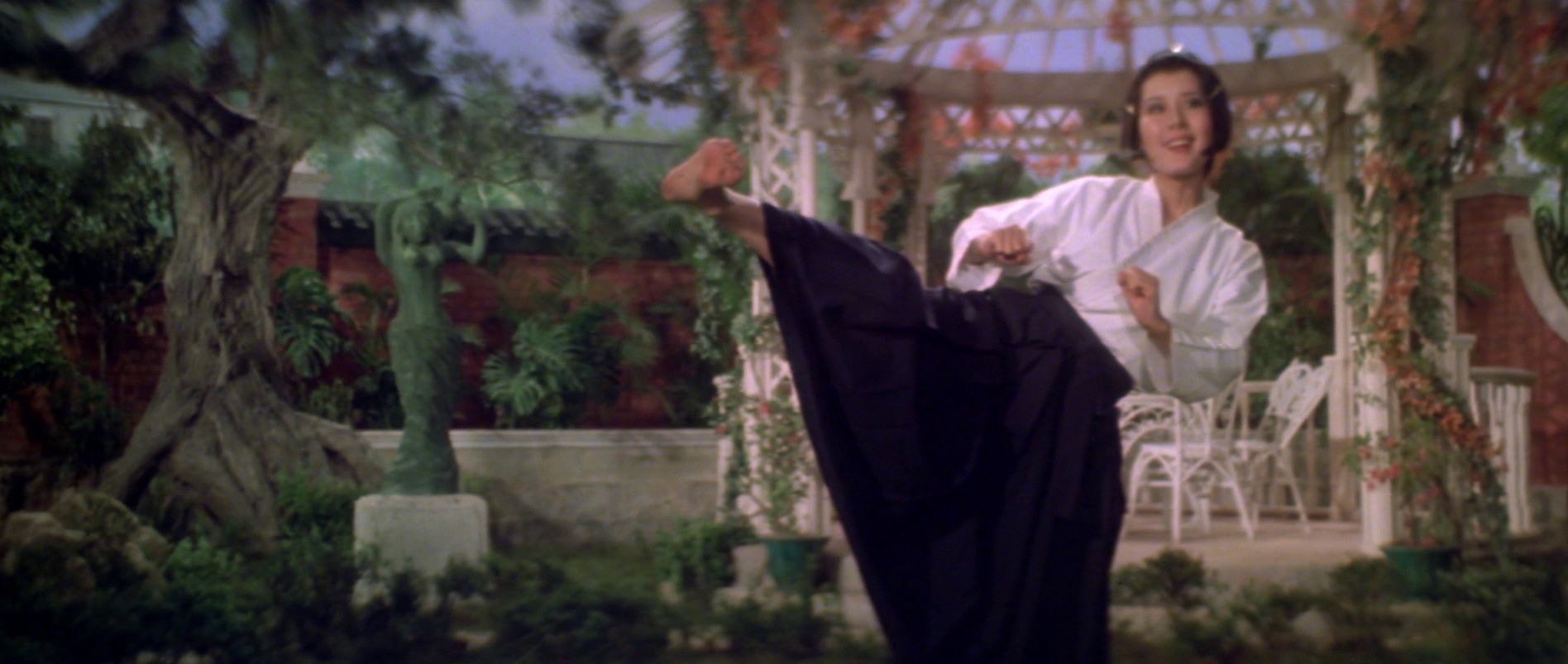 Heroes of the East (1978) —  shot,  lighting