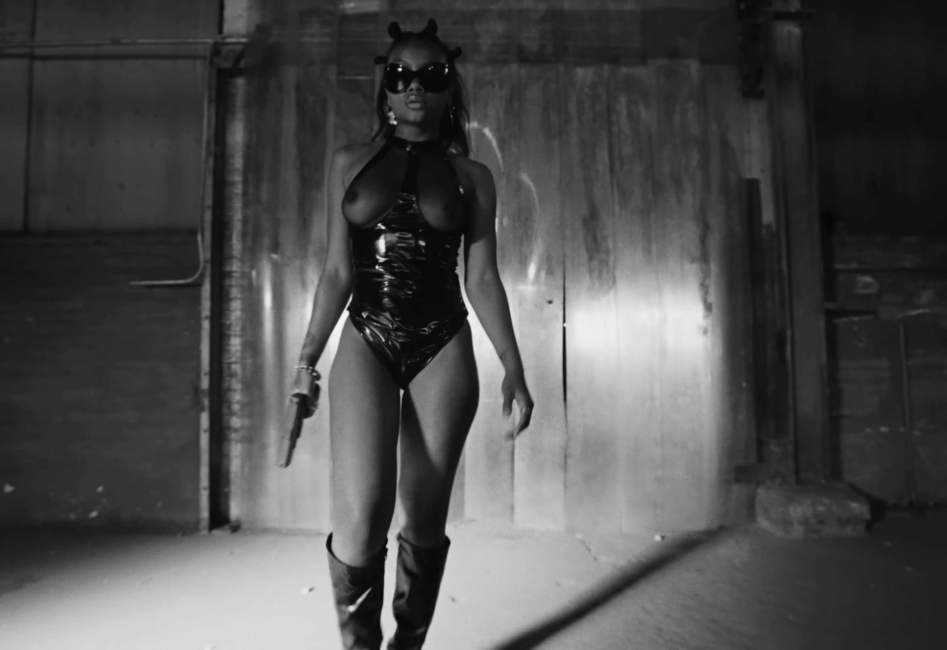 BRINGBLICK (2025) —  shot,  lighting