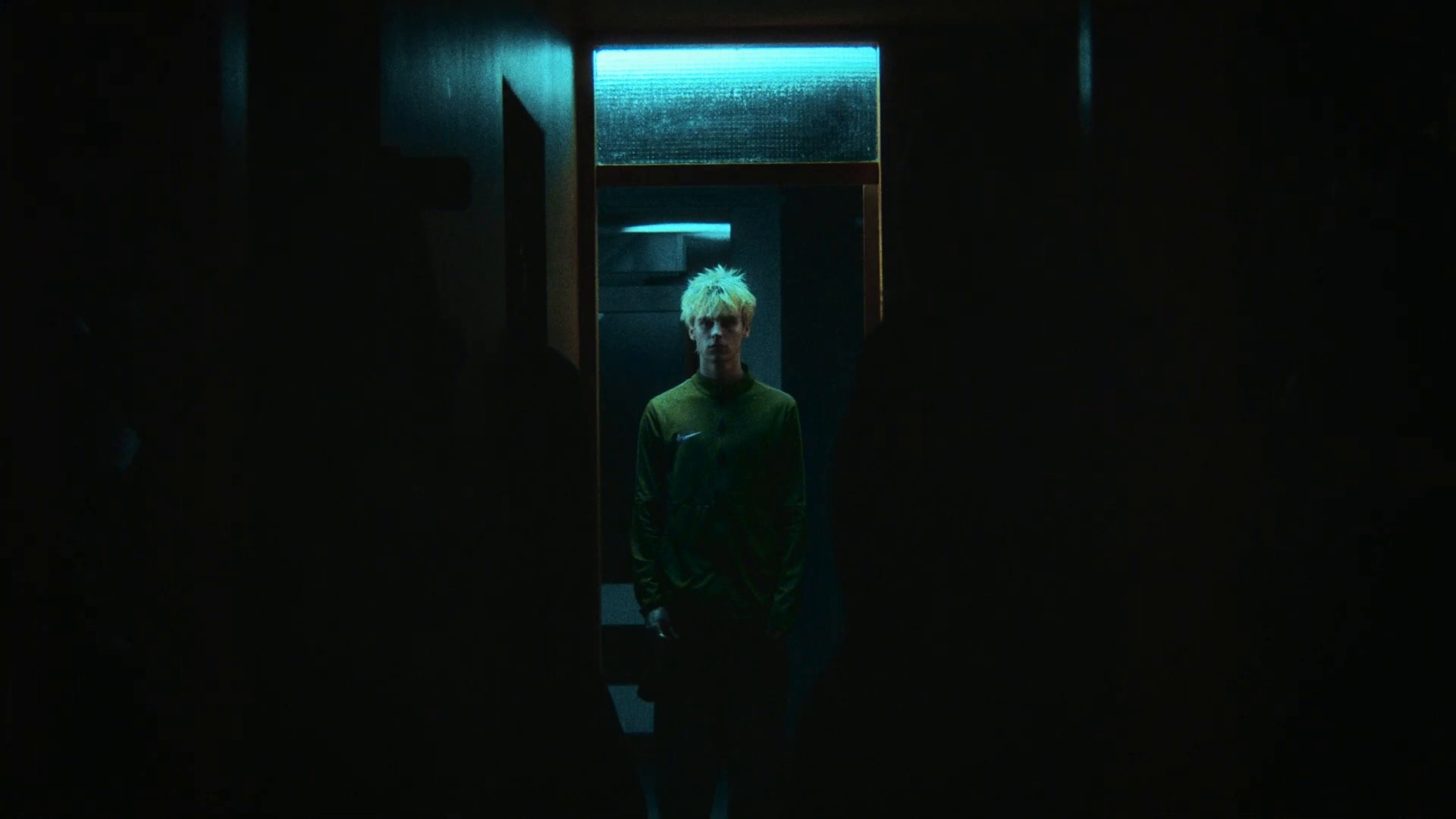 Giving Up Air (2025) —  shot,  lighting