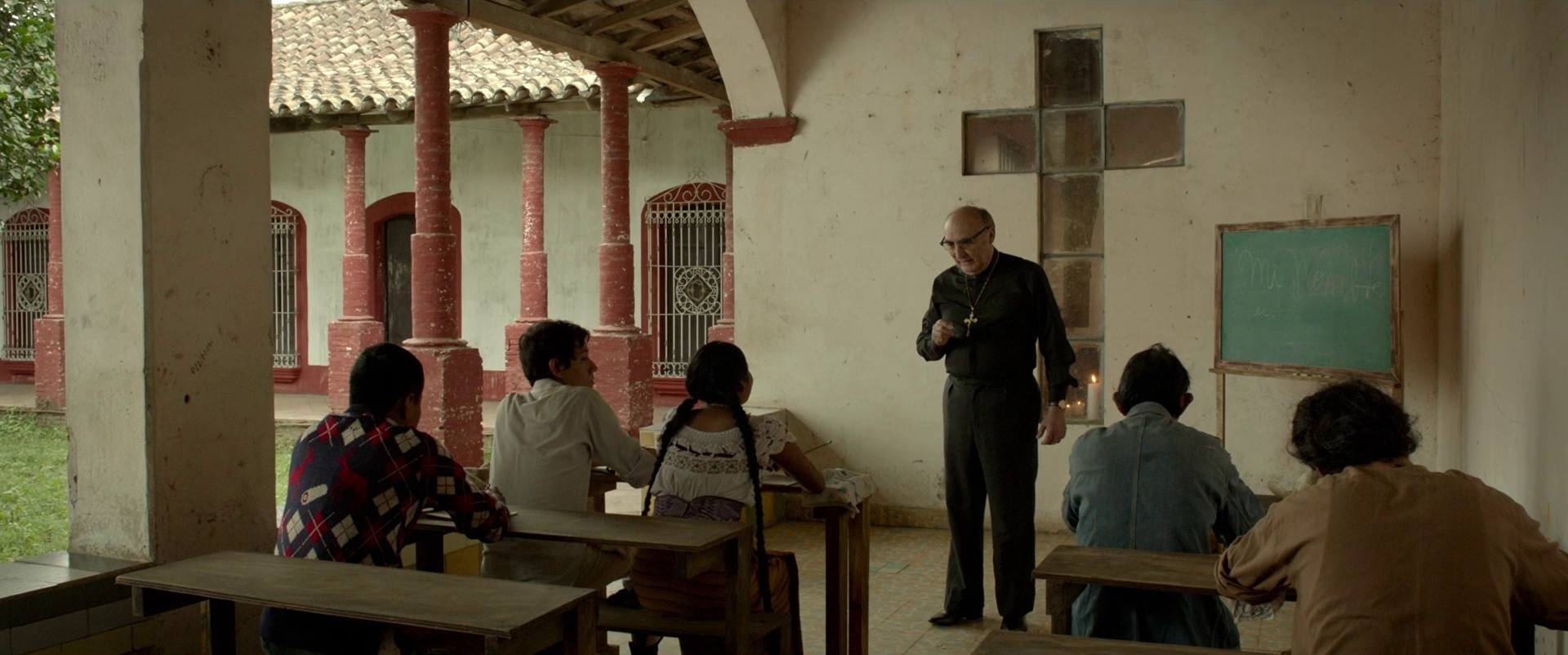 I Dream in Another Language (2018) —  shot,  lighting