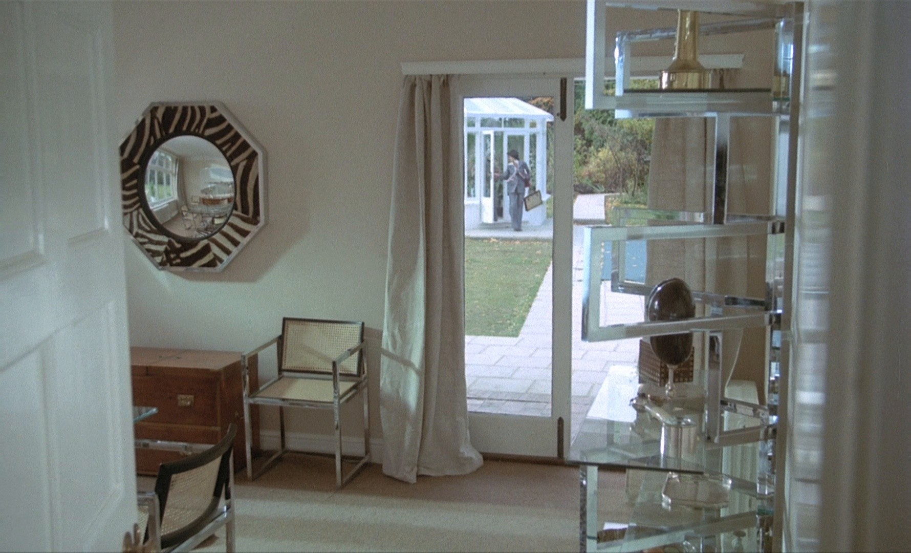 The Romantic Englishwoman (1975) —  shot,  lighting