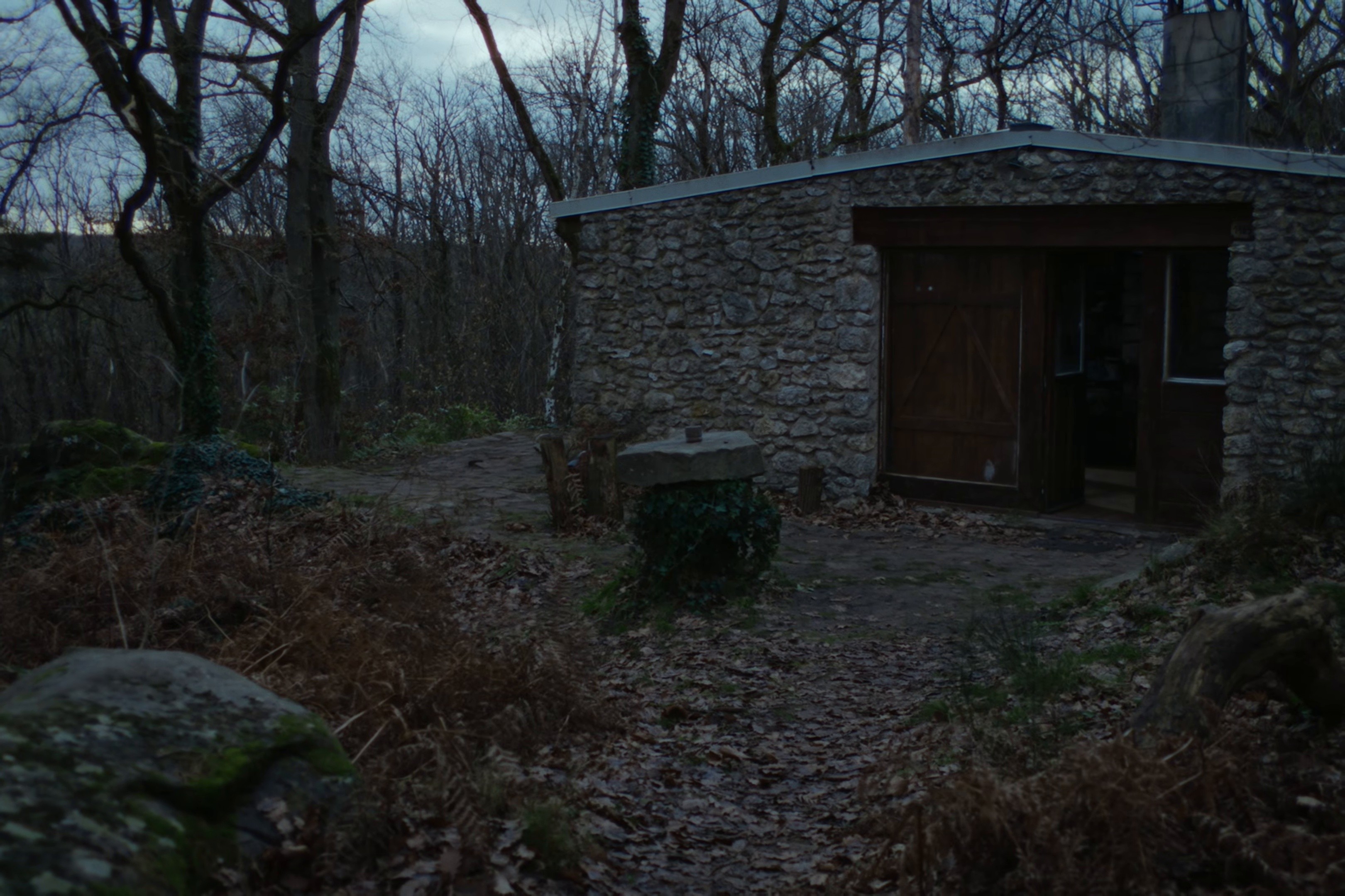 Feel So Good Around U (2026) —  shot,  lighting