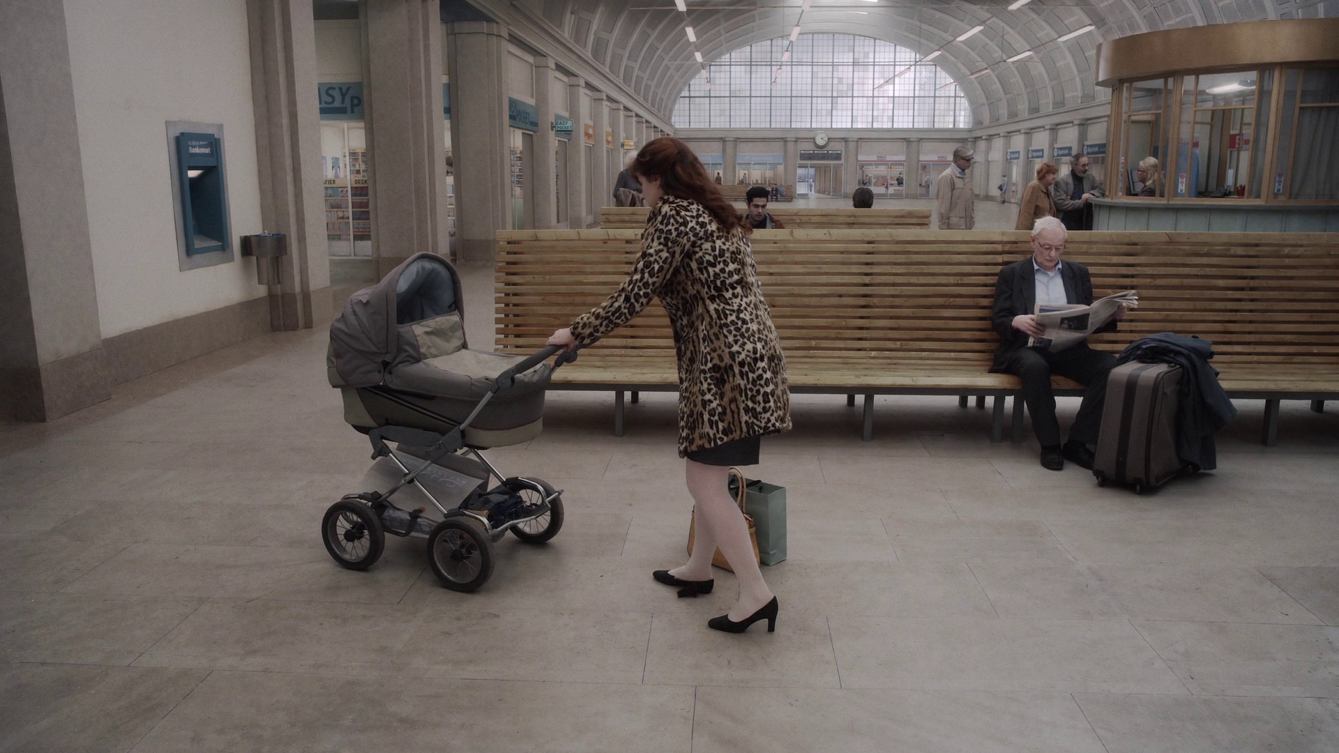 About Endlessness (2019) —  shot,  lighting