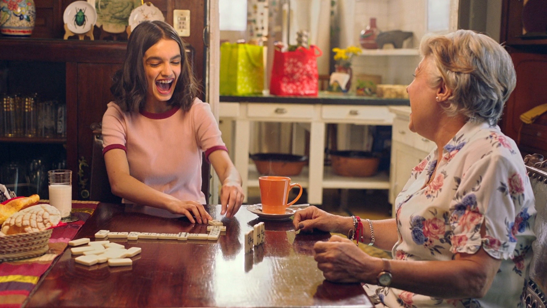 Soriana Institucional - Cantinflas (2021) —  shot,  lighting