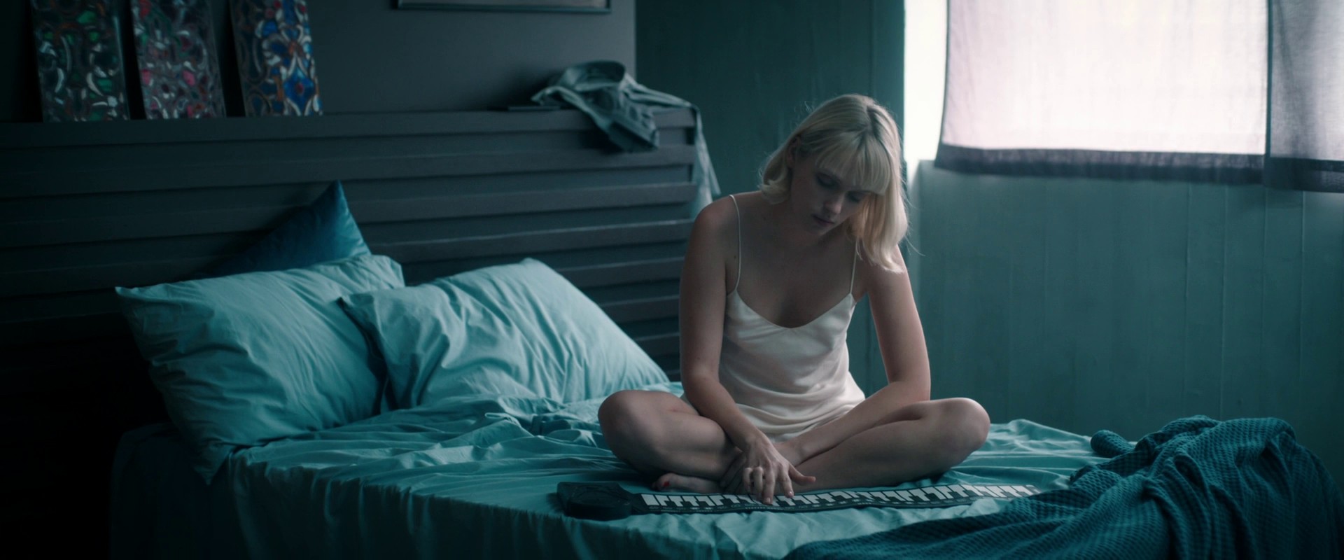 Hypersleep (2022) —  shot,  lighting