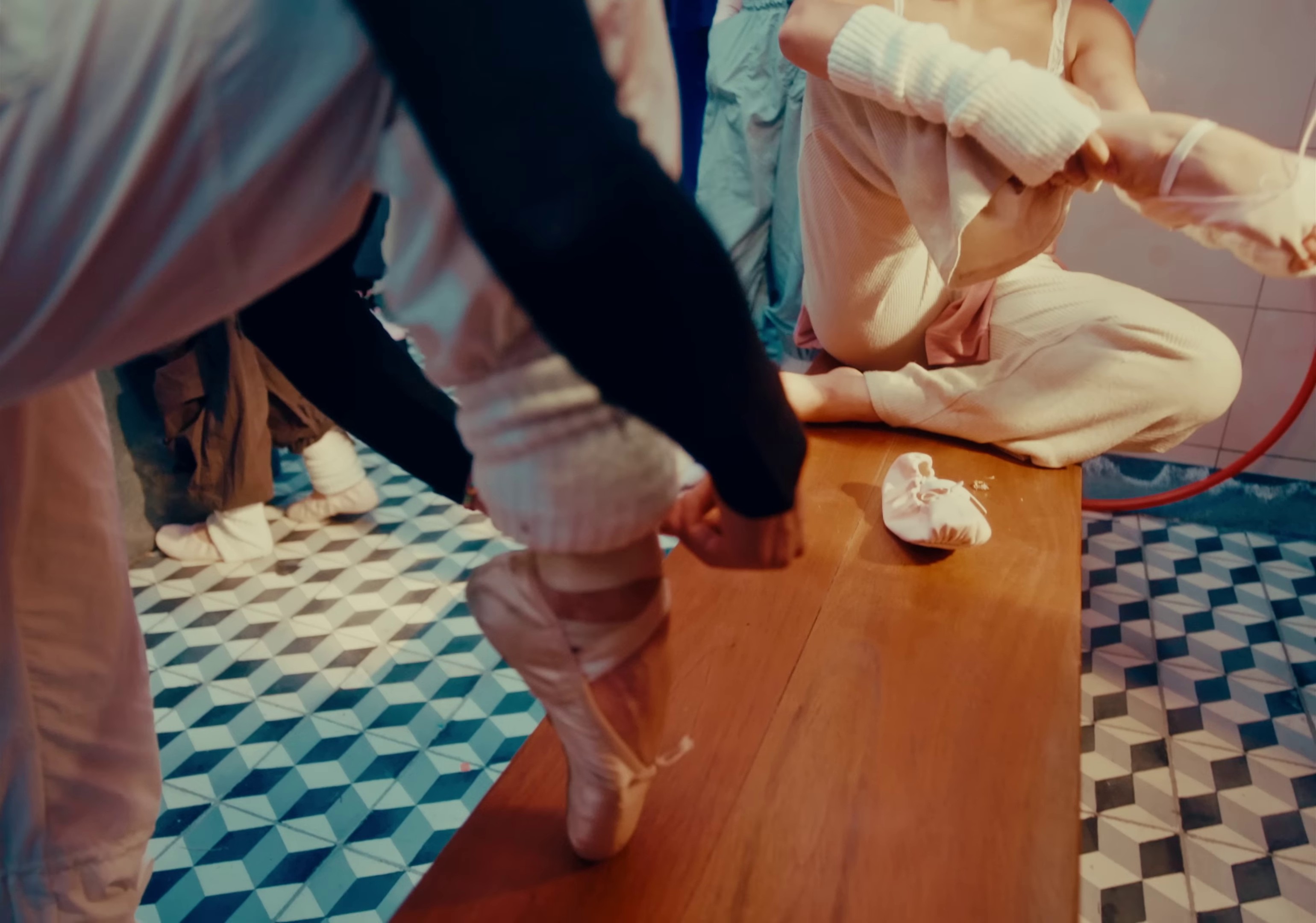 Quise Quererte (2023) —  shot,  lighting