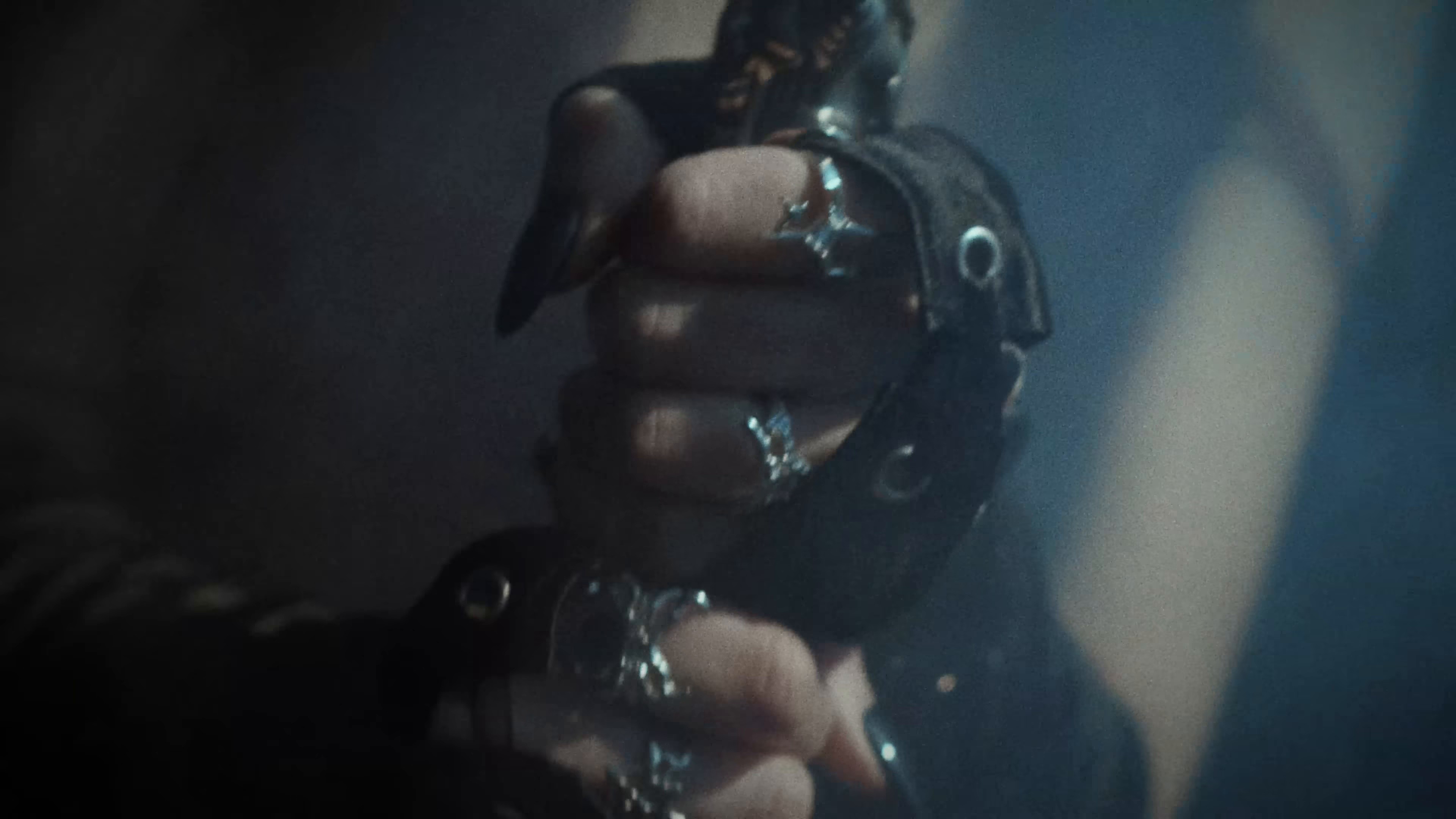 töltény (2025) —  shot,  lighting