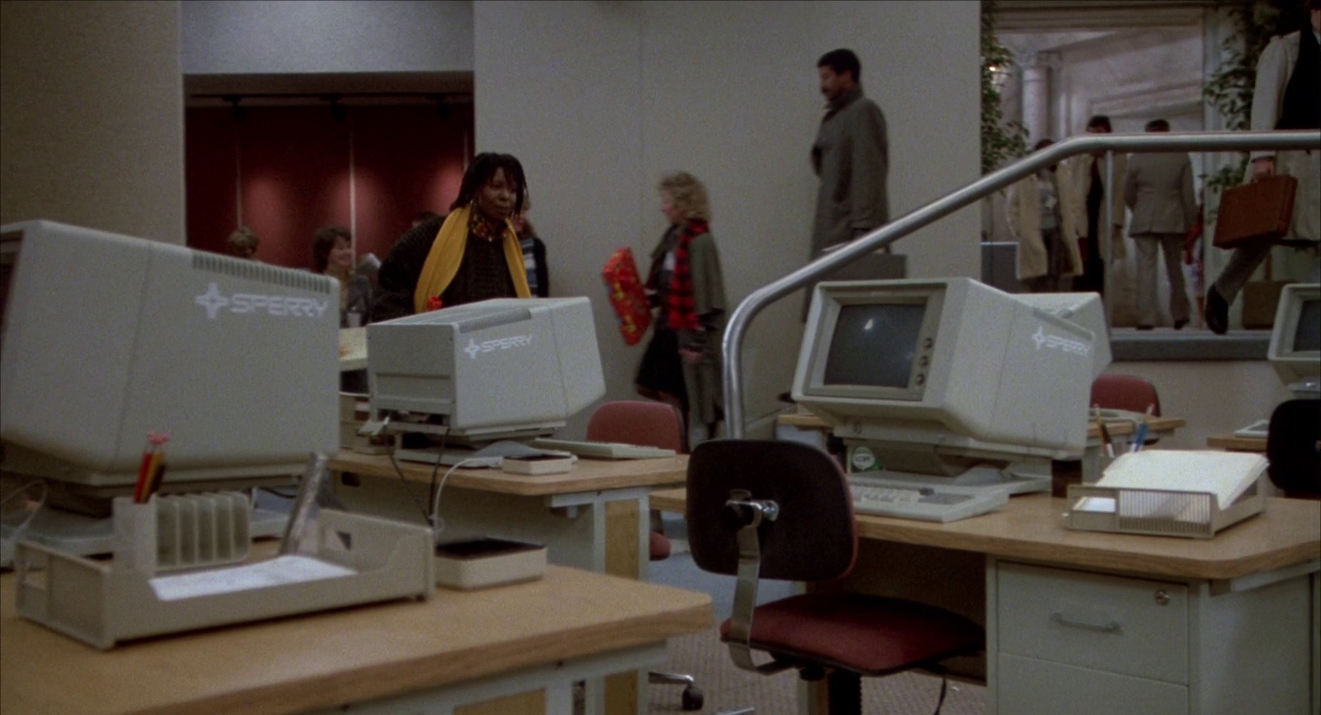 Jumpin' Jack Flash (1986) —  shot,  lighting