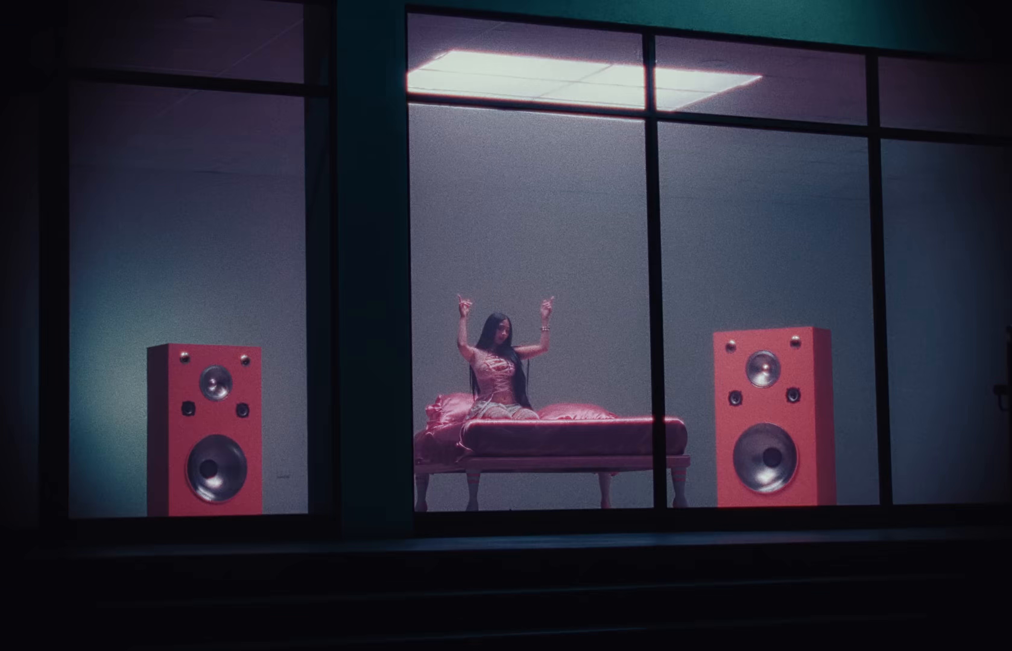 Mi KAMA (2024) —  shot,  lighting